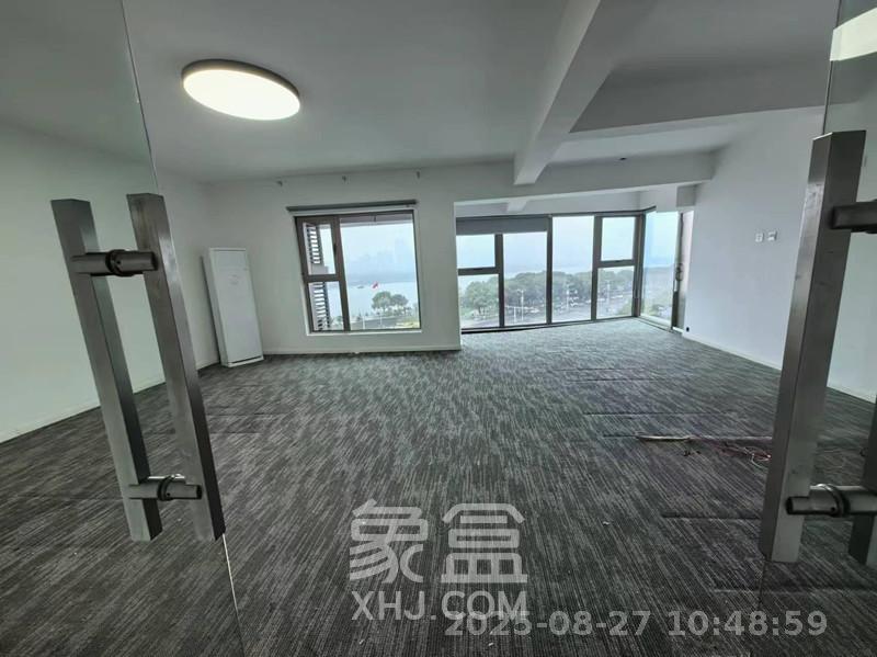 潮宗御苑 4室2厅2卫 6000.0元/月 潮宗御苑 4室2厅2卫 6000.0元/月室内图