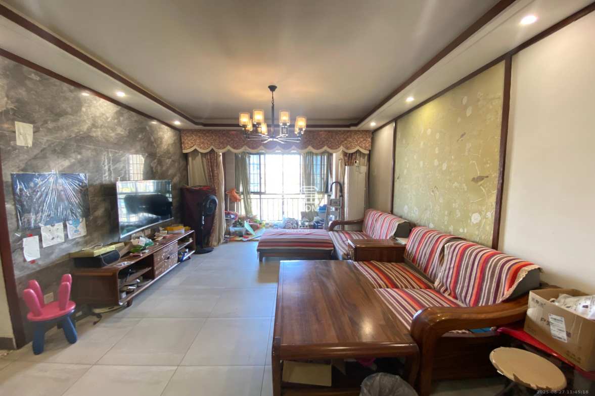 塞纳公馆  3室2厅2卫    2500.0元/月 塞纳公馆  3室2厅2卫    2500.0元/月室内图