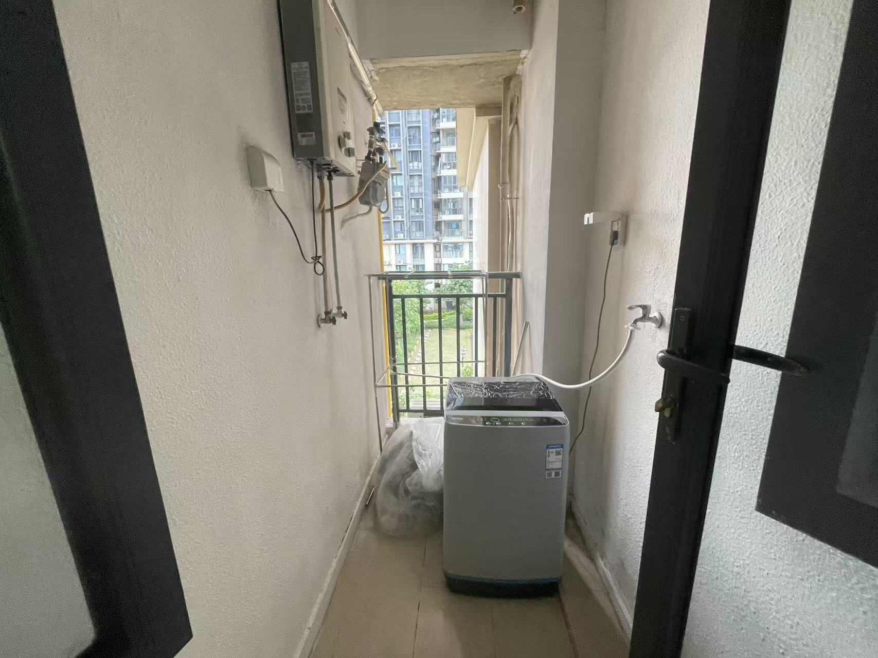 恒大美丽沙天寰湾 1室1厅1卫 2500.0元/月 恒大美丽沙天寰湾 1室1厅1卫 2500.0元/月室内图