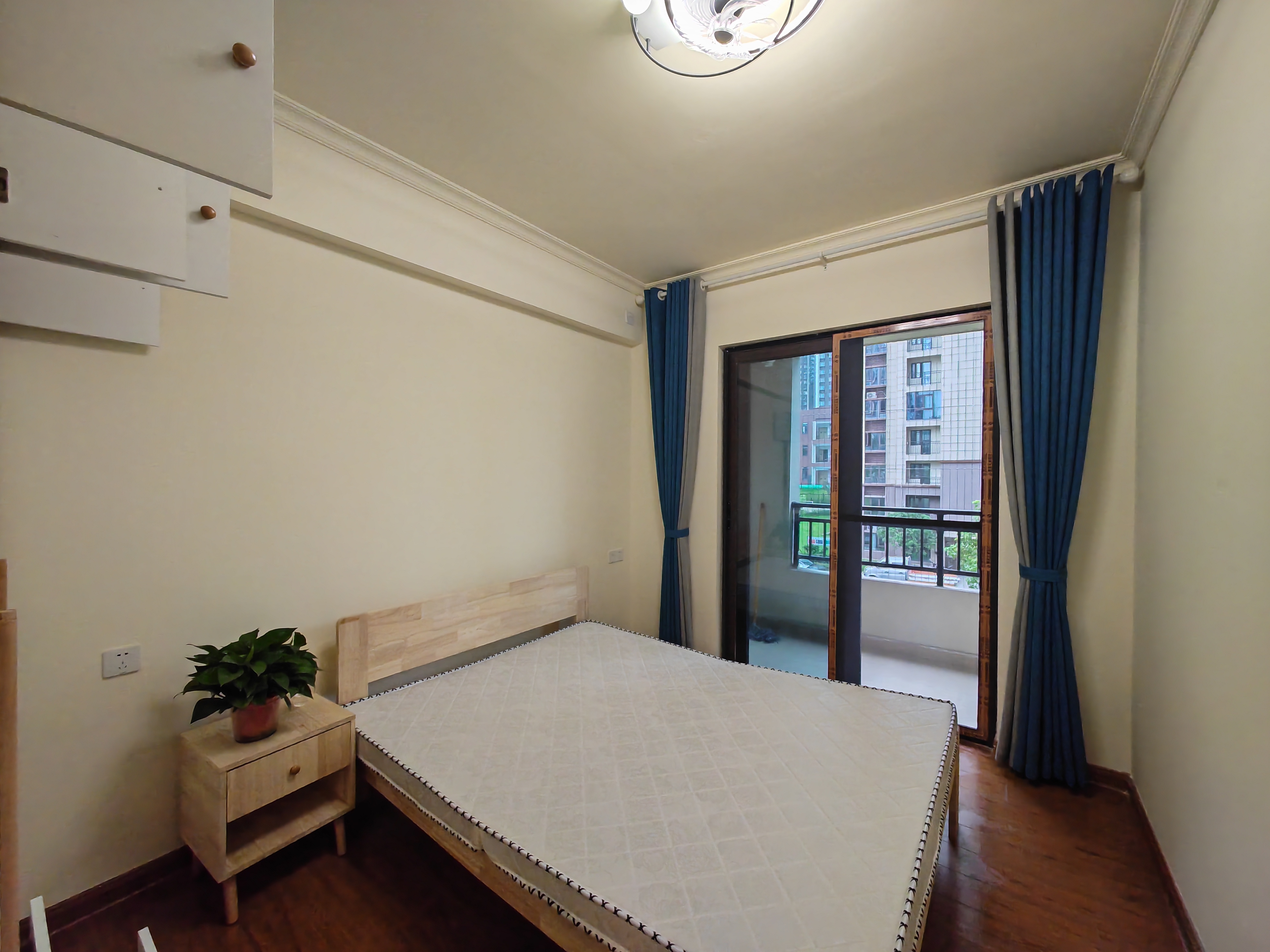 碧桂园豪园-二期 4室2厅2卫 86.8万 碧桂园豪园-二期 4室2厅2卫 86.8万客厅