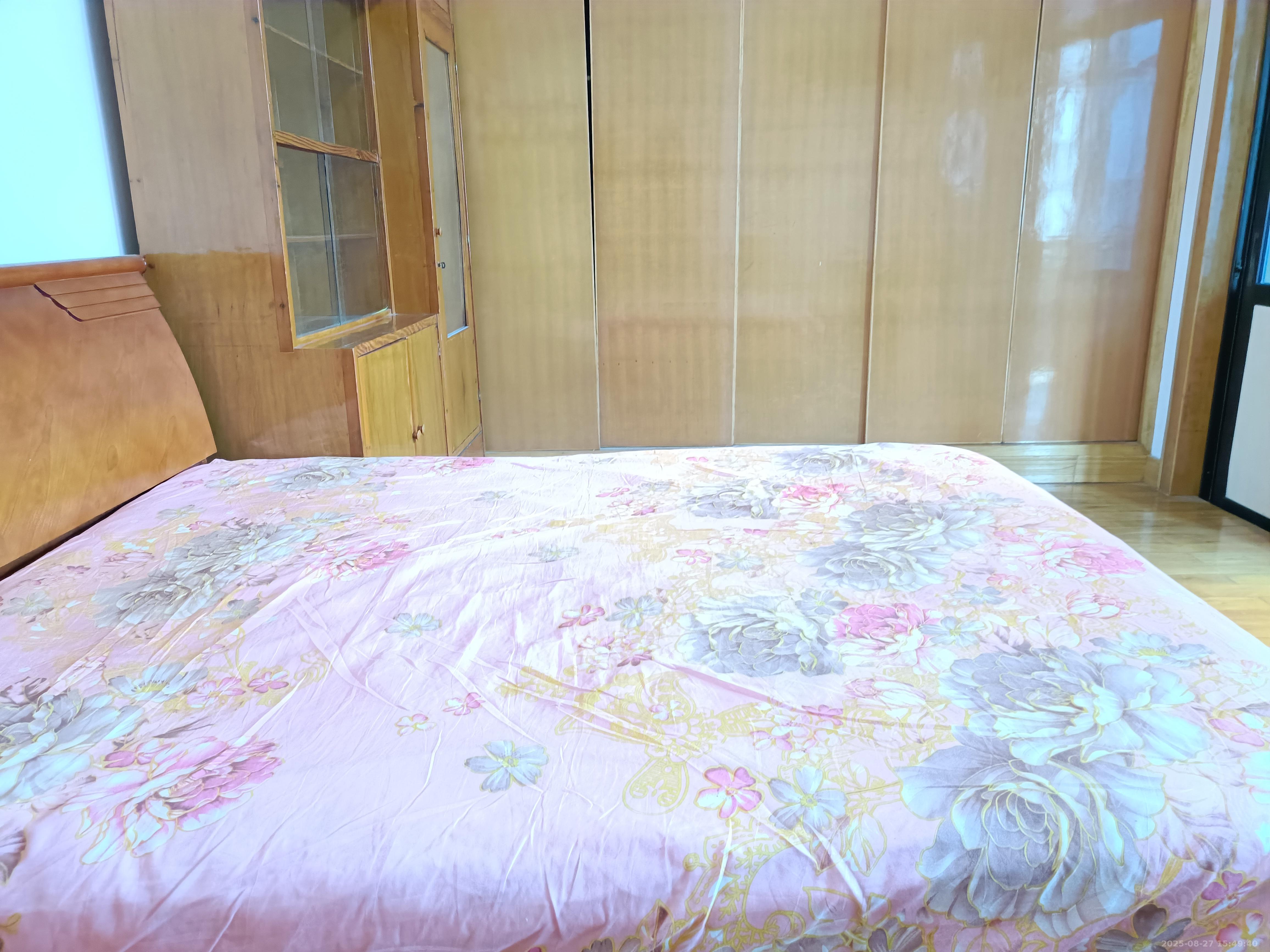 德雅路电影公司宿舍  2室2厅1卫    2000.0元/月 德雅路电影公司宿舍  2室2厅1卫    2000.0元/月室内图