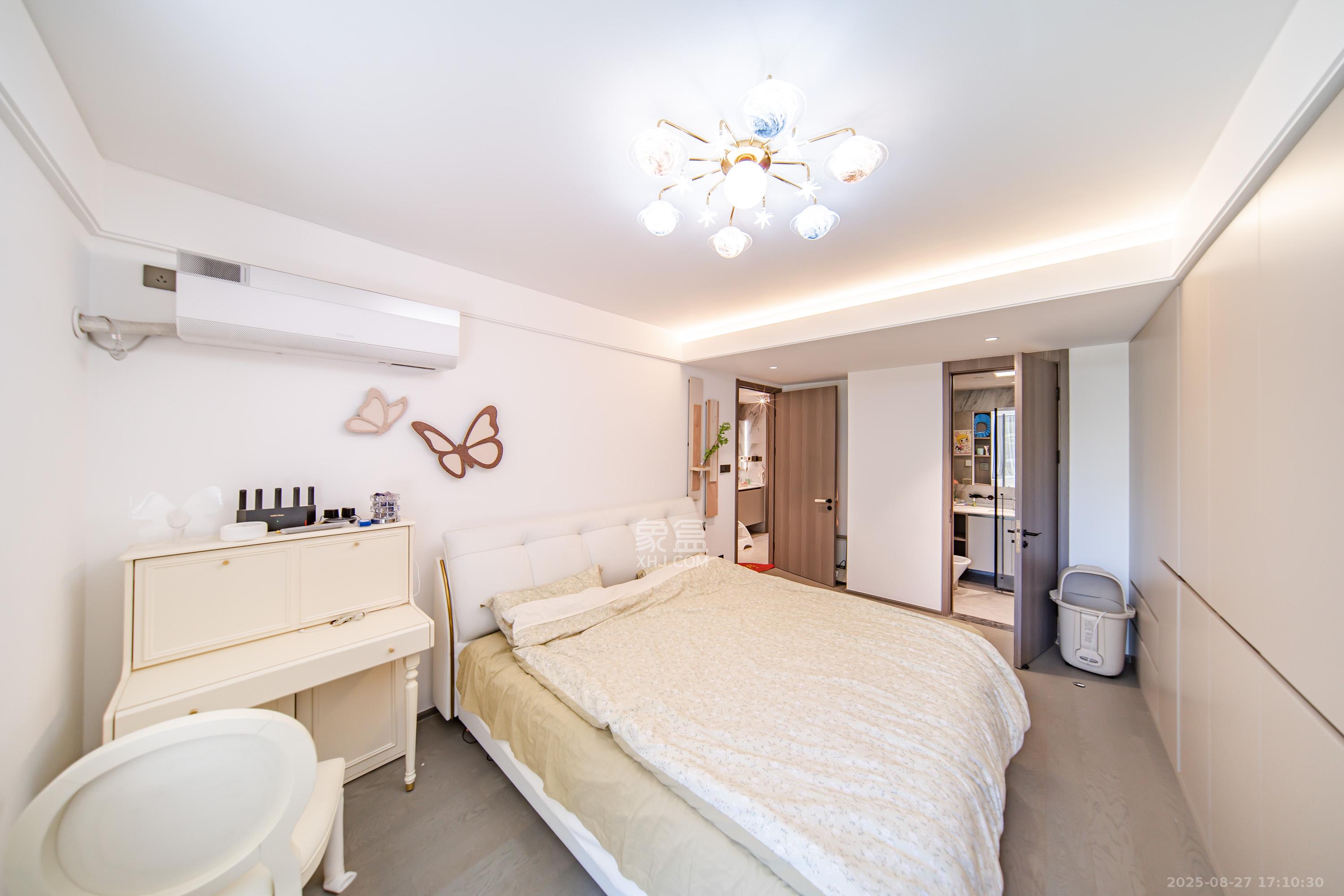 华润置地润樾府 4室2厅2卫 200.0万 华润置地润樾府 4室2厅2卫 200.0万卧室