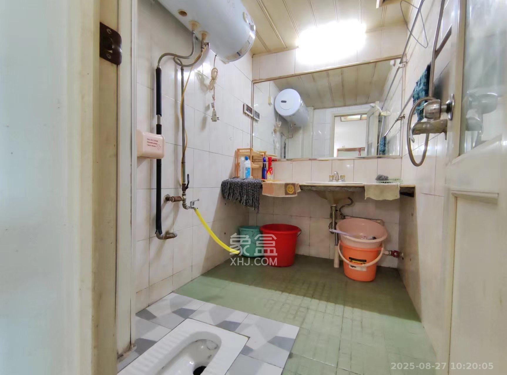 市建委宿舍  3室2厅2卫    2400.0元/月 市建委宿舍  3室2厅2卫    2400.0元/月室内图