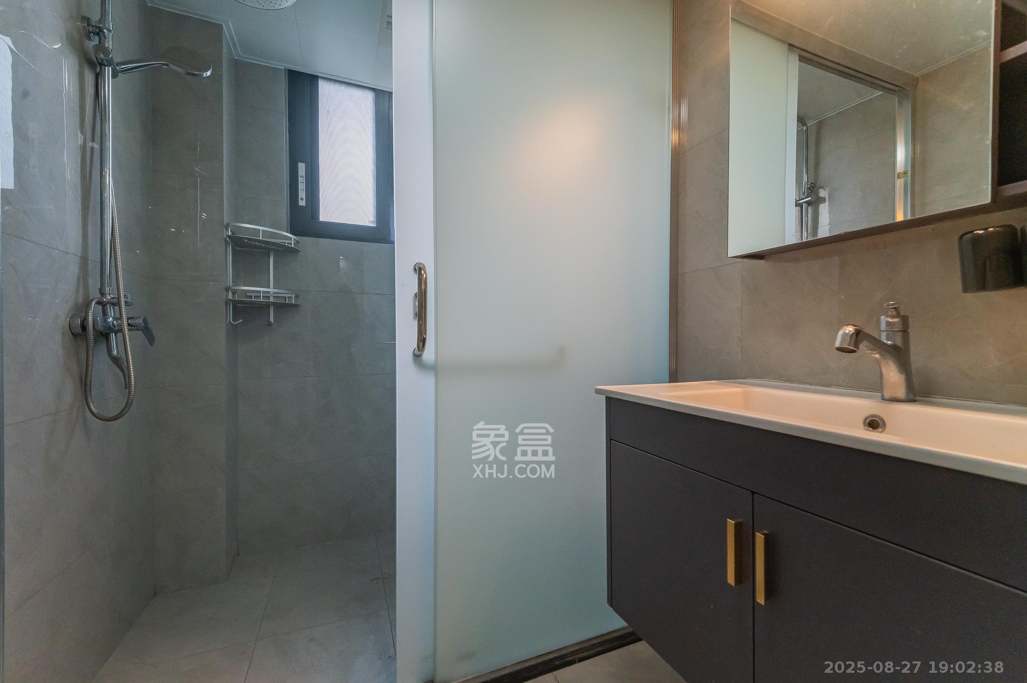 阳光丽景  3室2厅2卫    69.8万 阳光丽景  3室2厅2卫    69.8万卫生间