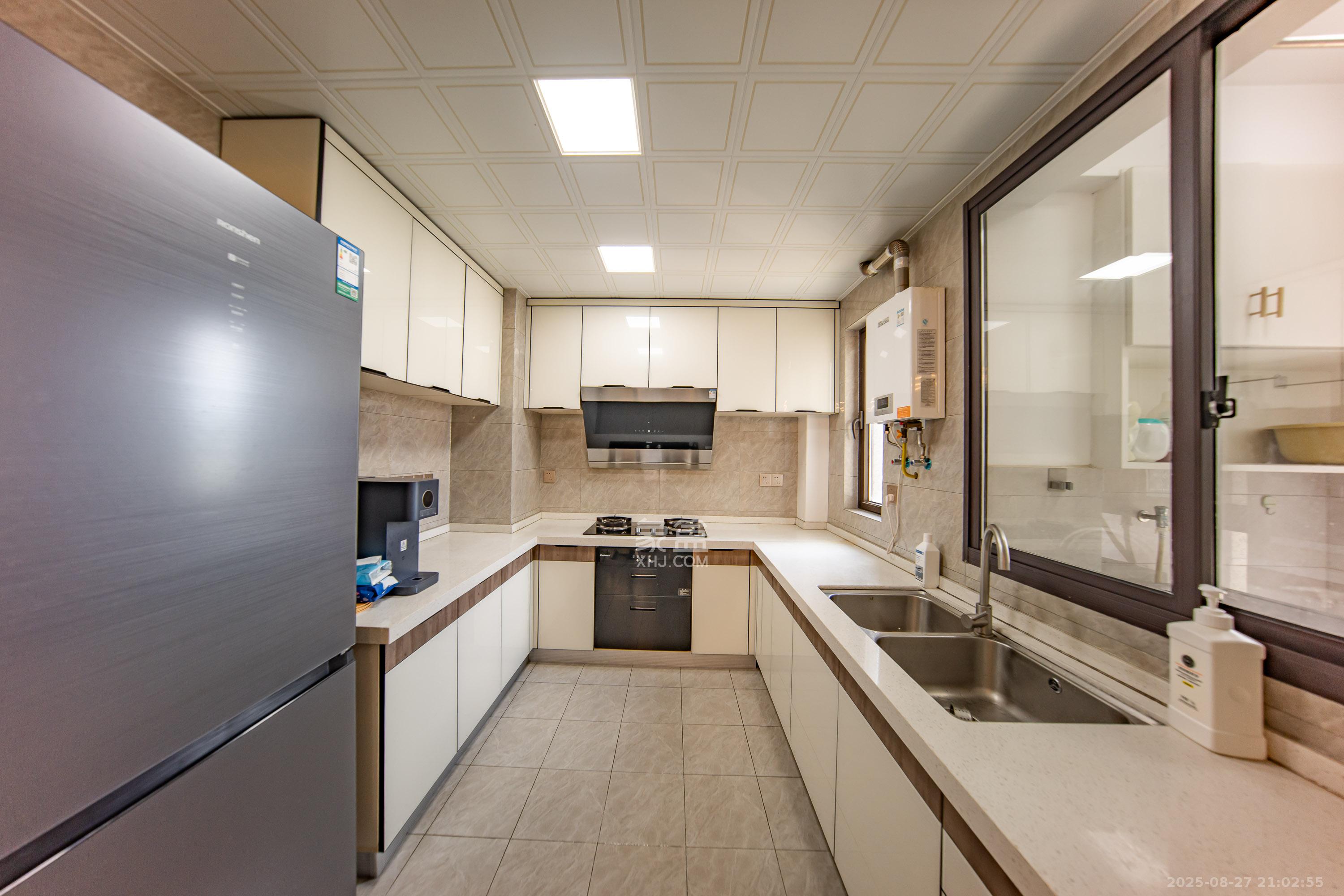 融创融公馆(融创臻苑)  3室2厅2卫    112.0万 融创融公馆(融创臻苑)  3室2厅2卫    112.0万厨房