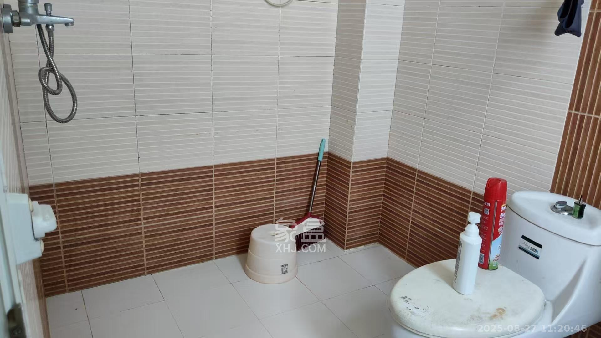 嘉盛华庭（一期、二期、三期）  3室2厅2卫    3200.0元/月室内图