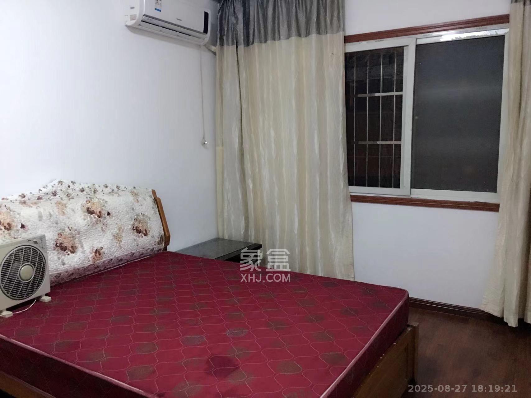 杏花园私房散盘 1室1厅1卫 1800.0元/月 杏花园私房散盘 1室1厅1卫 1800.0元/月室内图