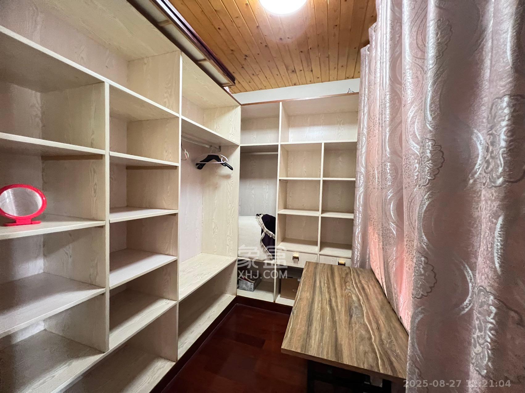 格兰小镇  5室2厅3卫    5800.0元/月 格兰小镇  5室2厅3卫    5800.0元/月室内图