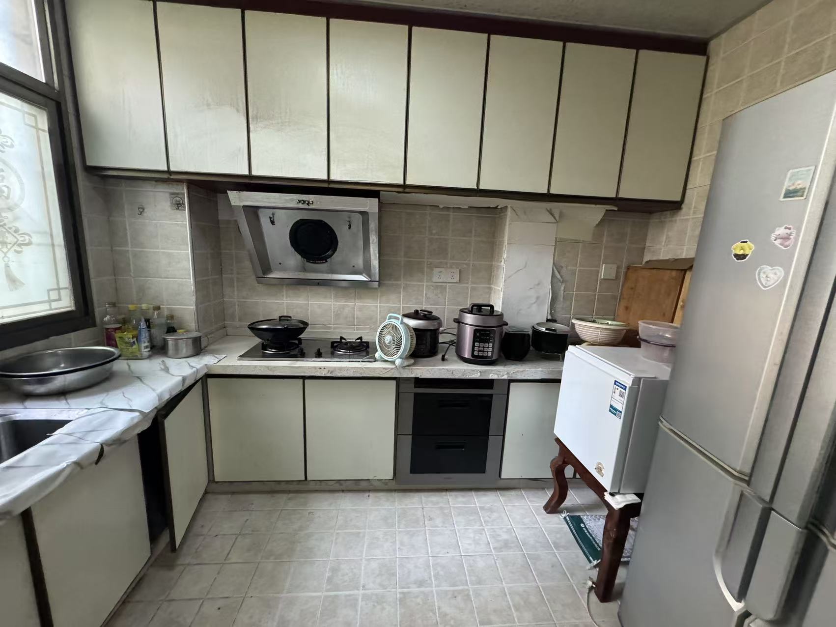 南风苑 4室2厅2卫 100.0万 南风苑 4室2厅2卫 100.0万客厅