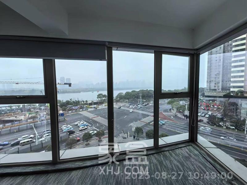 潮宗御苑 4室2厅2卫 6000.0元/月 潮宗御苑 4室2厅2卫 6000.0元/月室内图