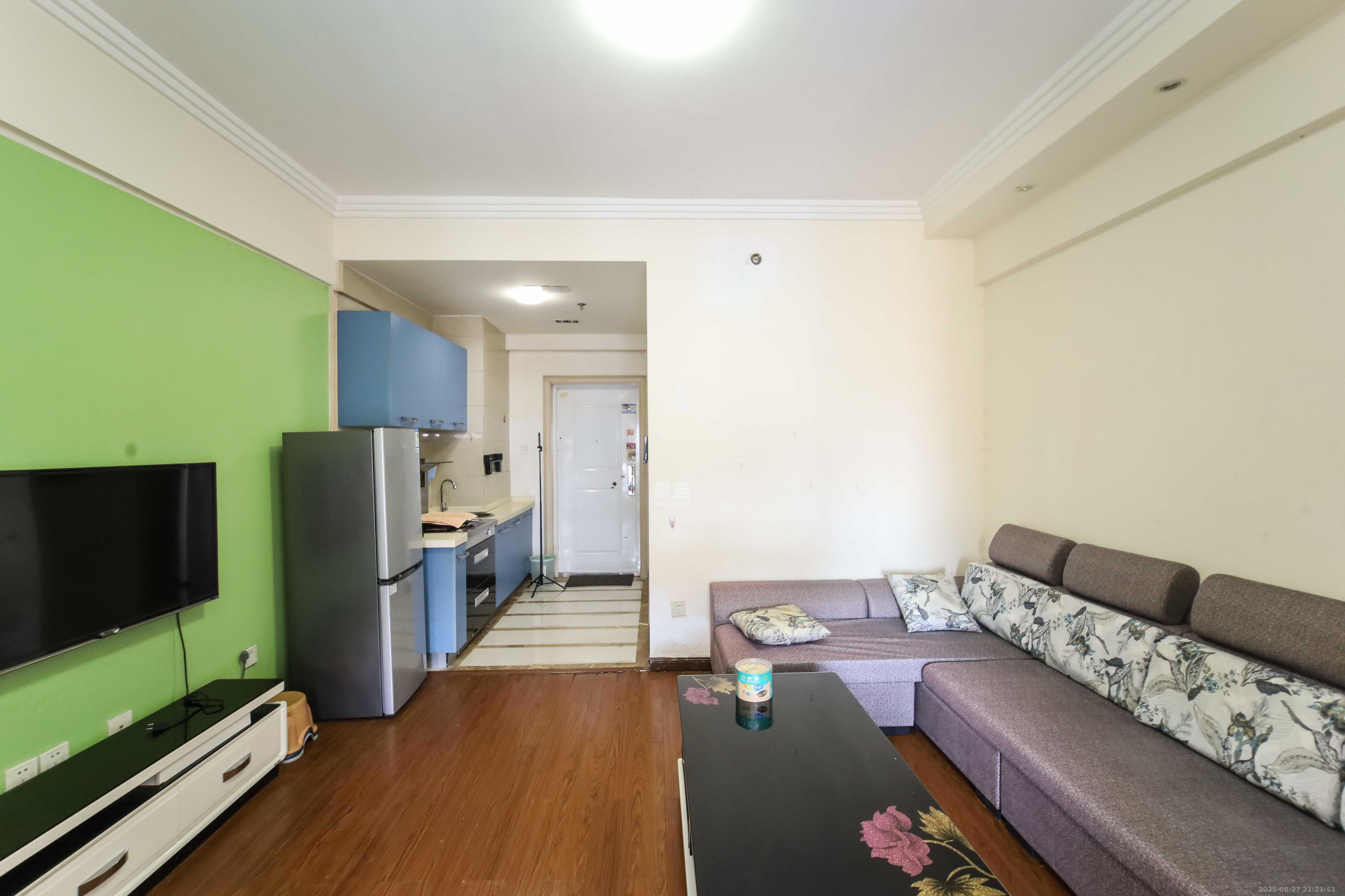 西子一间 1室1厅1卫 33.8万 西子一间 1室1厅1卫 33.8万客厅