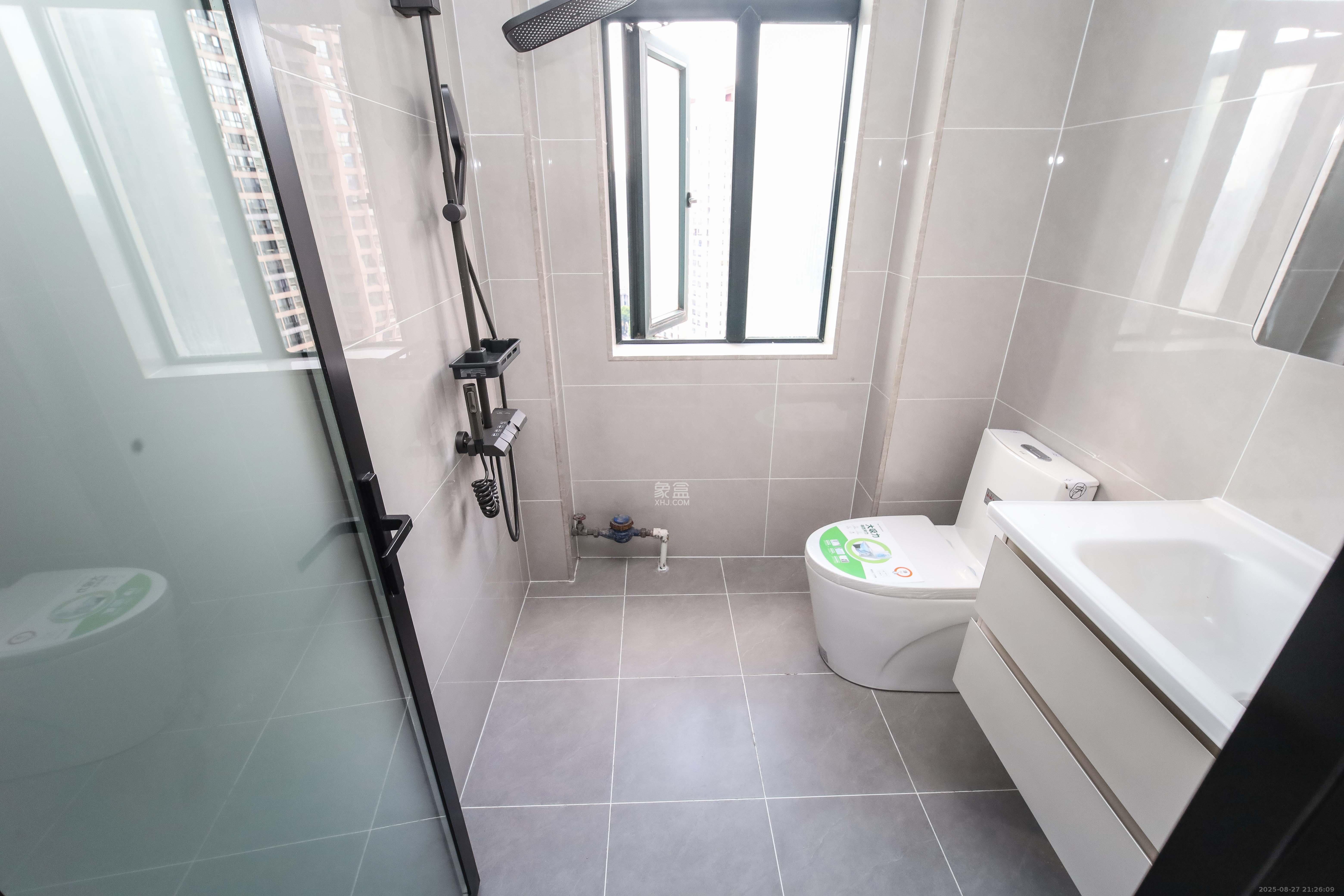 先锋东外滩  3室2厅2卫    99.0万 先锋东外滩  3室2厅2卫    99.0万卫生间