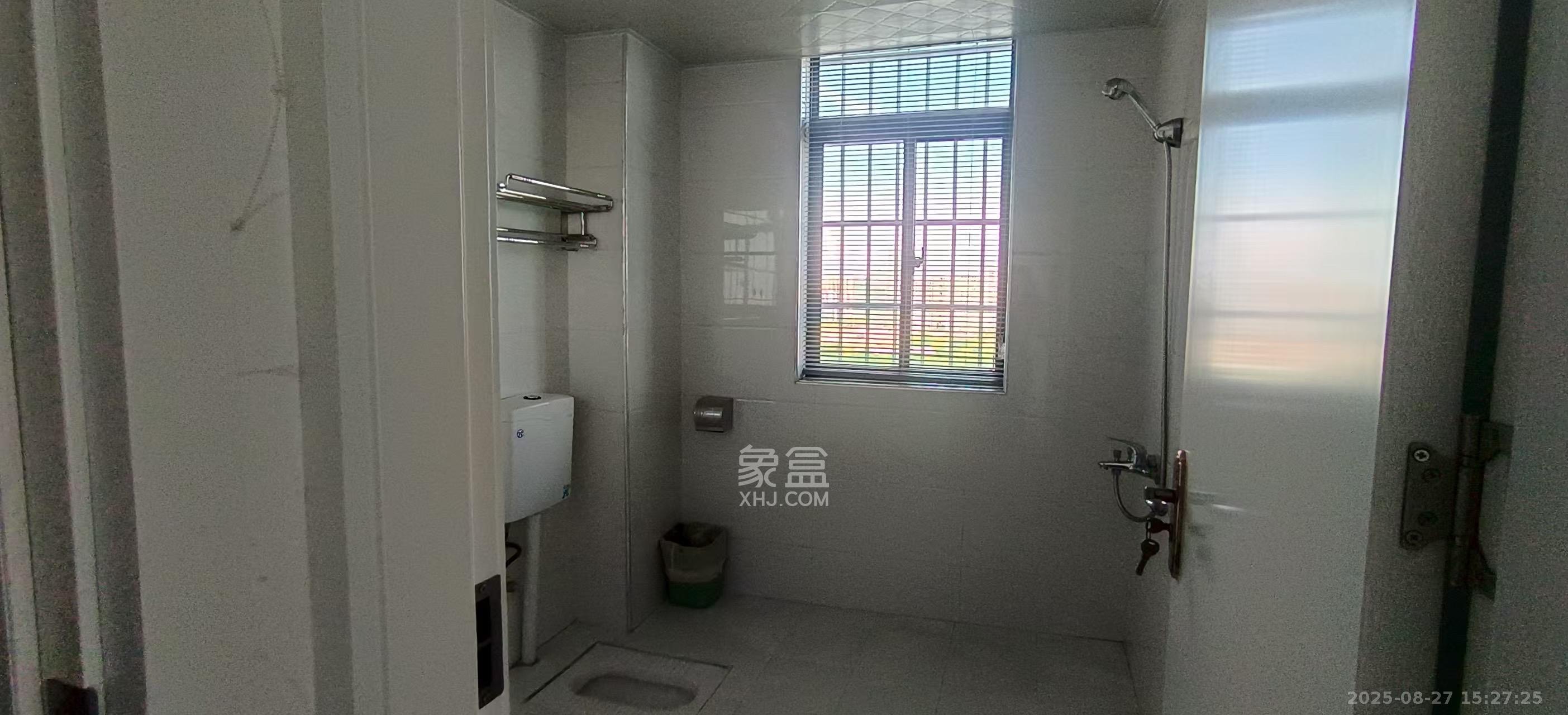 江河双水湾 3室1厅1卫 2600.0元/月 江河双水湾 3室1厅1卫 2600.0元/月室内图