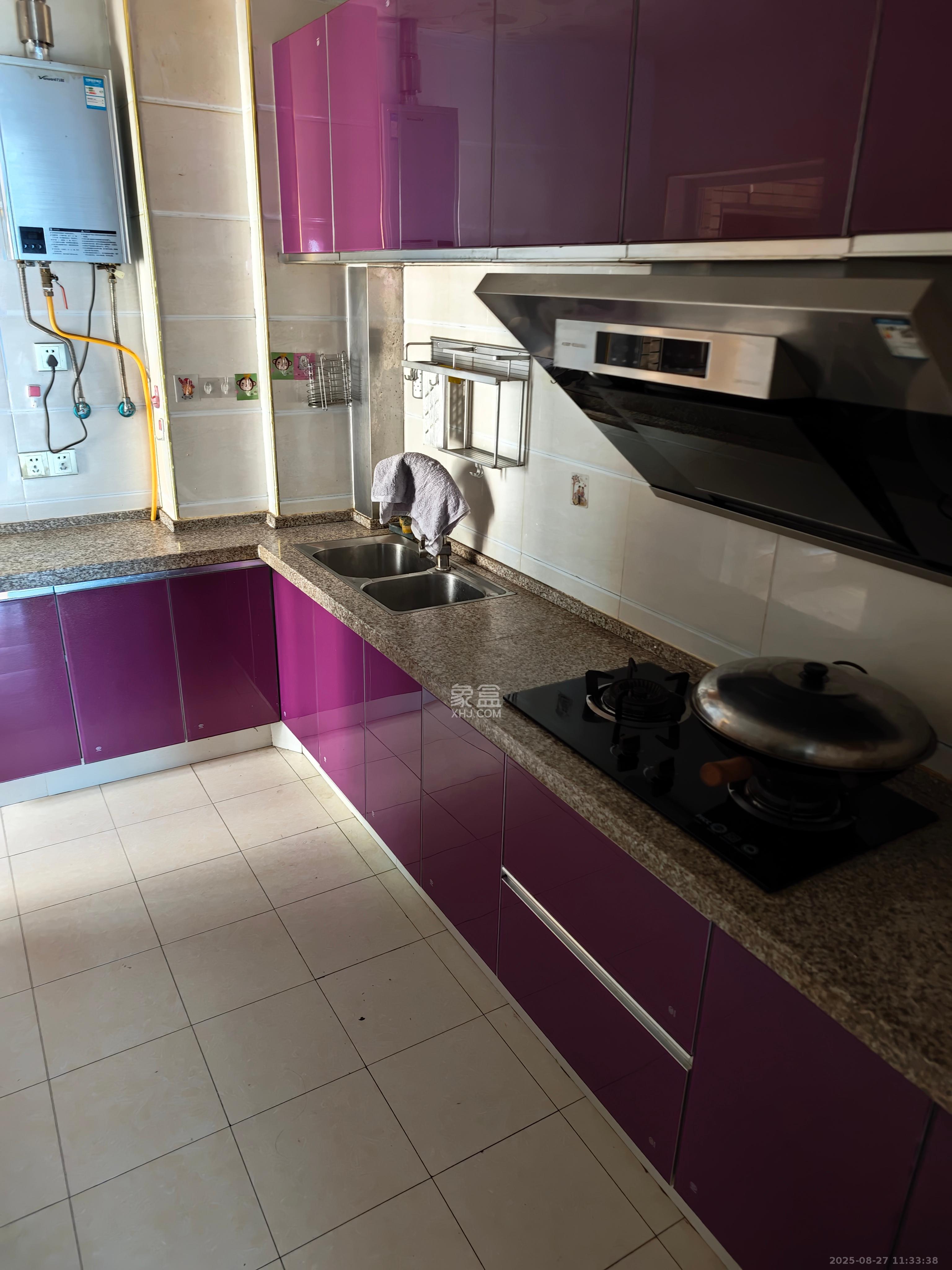 和润园一、二期 3室1厅1卫 2000.0元/月 和润园一、二期 3室1厅1卫 2000.0元/月室内图