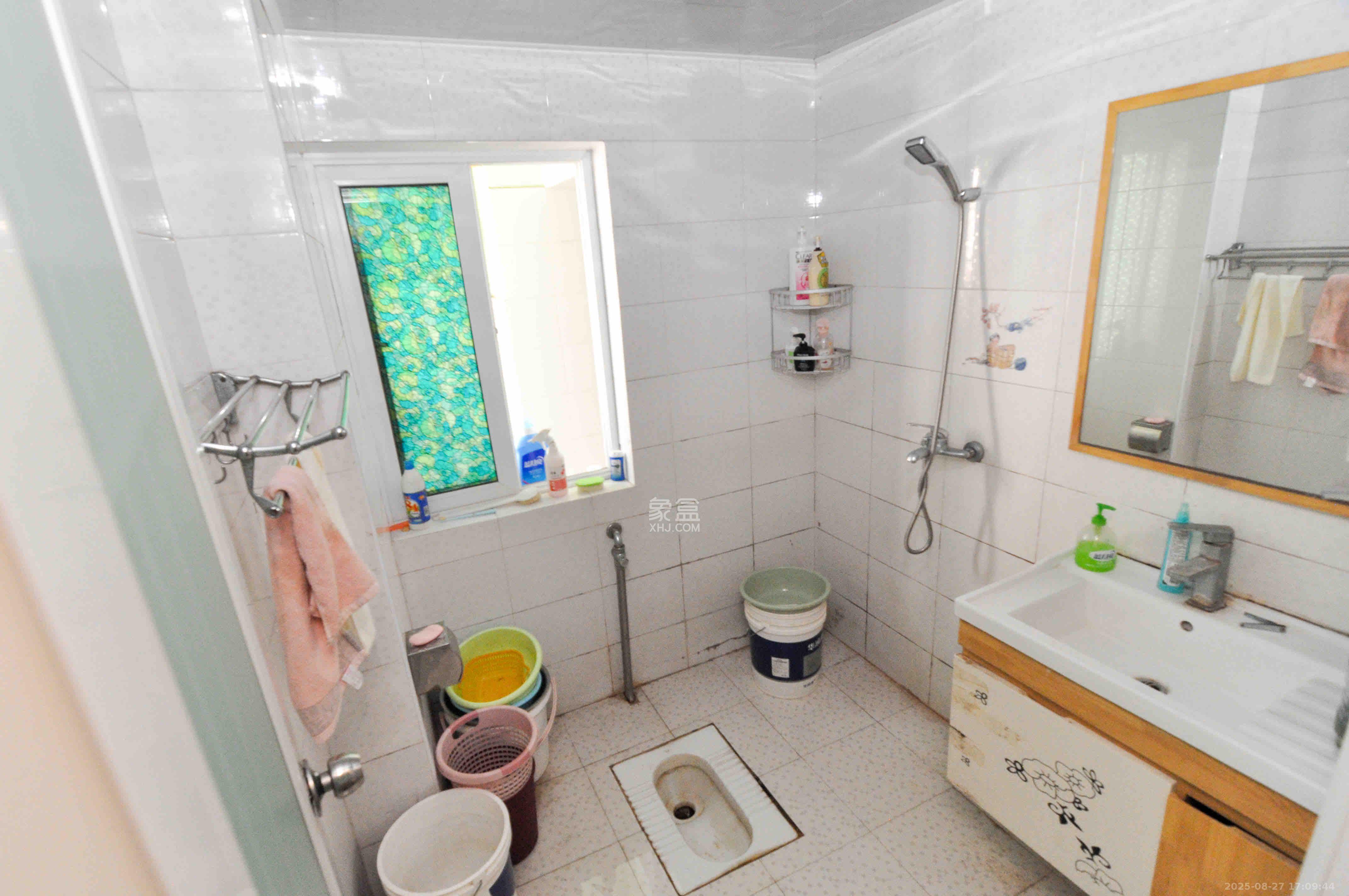 嘉逸名庭  2室2厅1卫    2400.0元/月 嘉逸名庭  2室2厅1卫    2400.0元/月室内图