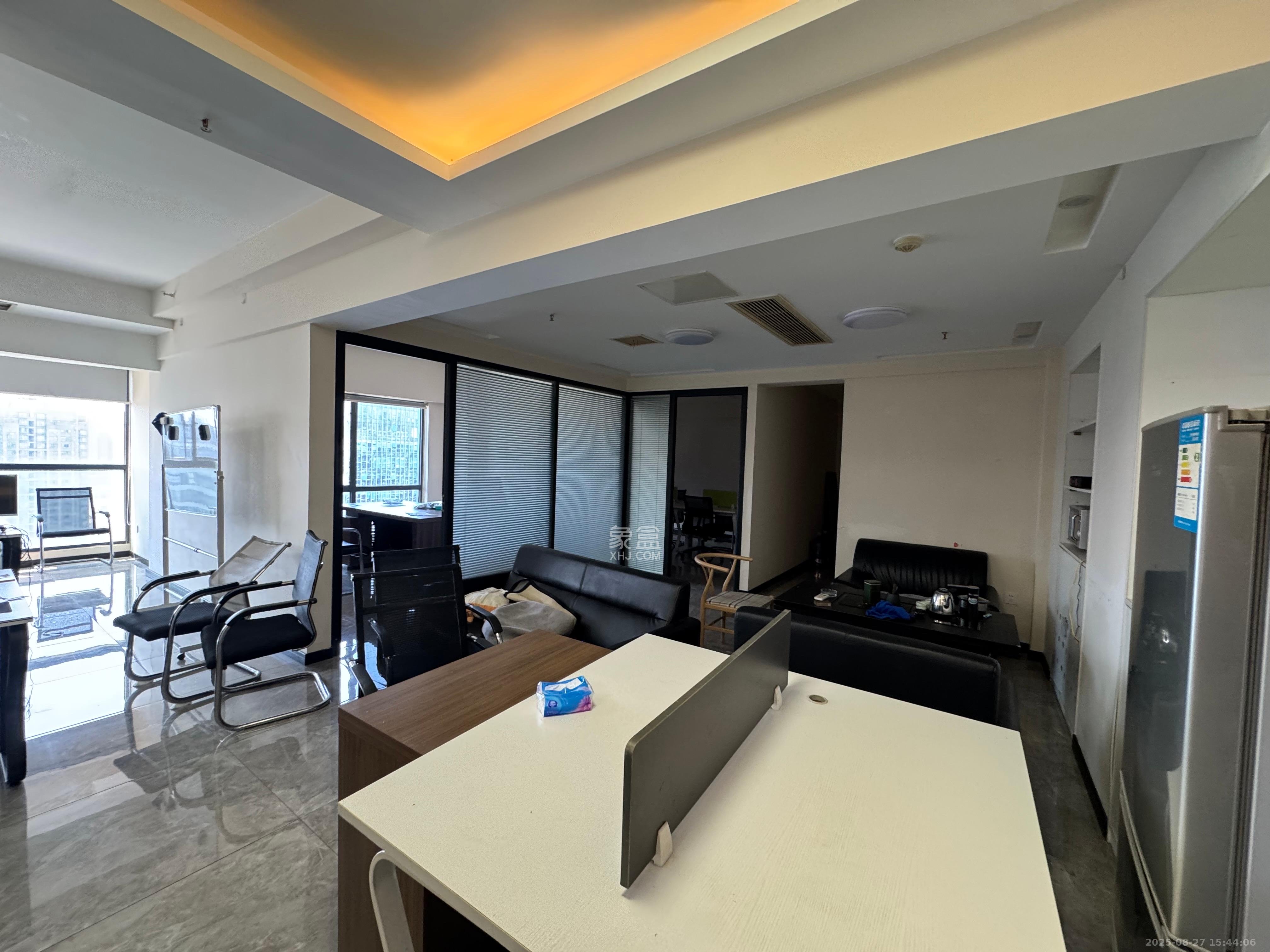 复地星光天地 1室0厅0卫 6000.0元/月 复地星光天地 1室0厅0卫 6000.0元/月室内图