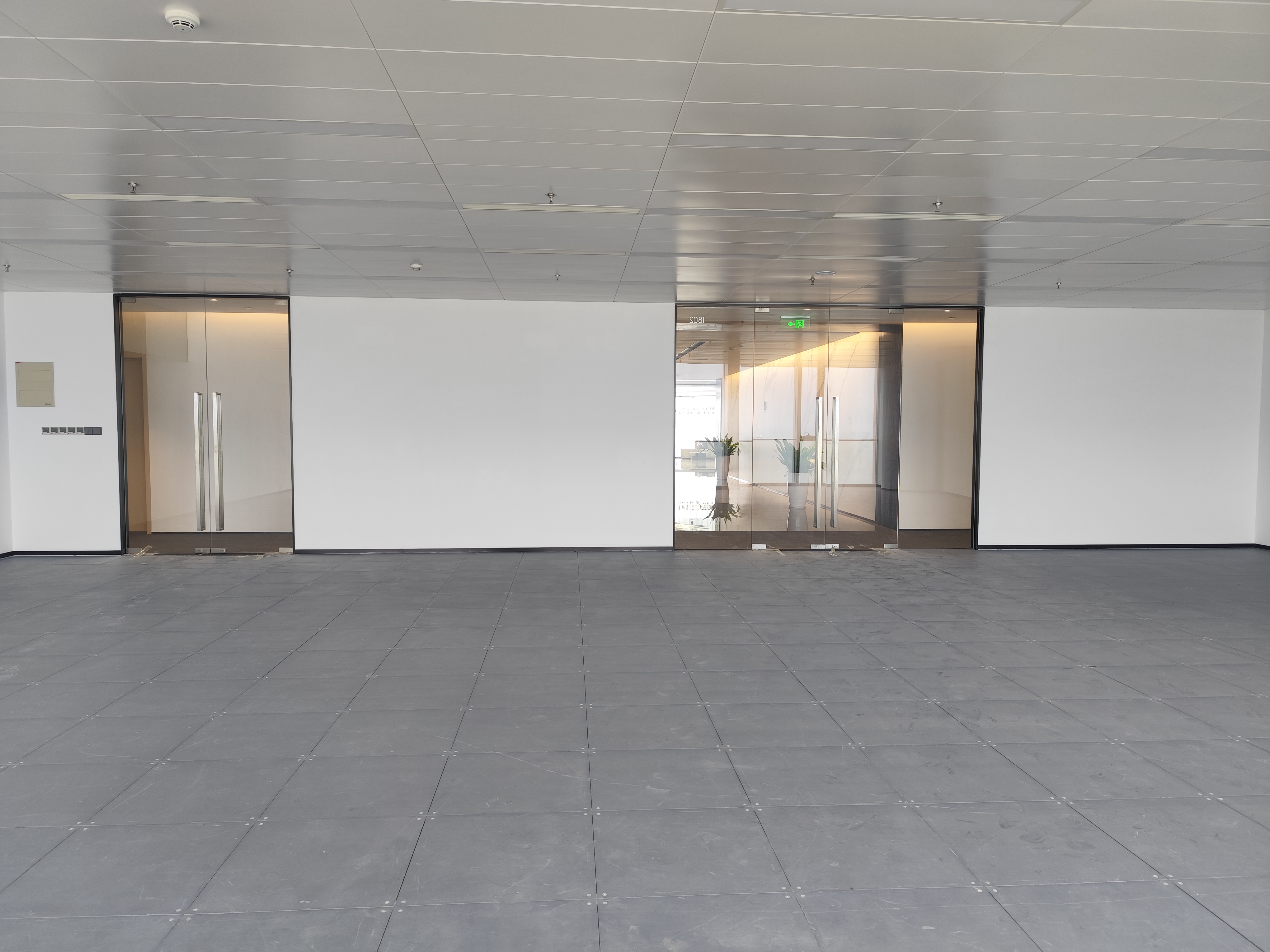 中海国际中心   222.0㎡      24500.0元/月