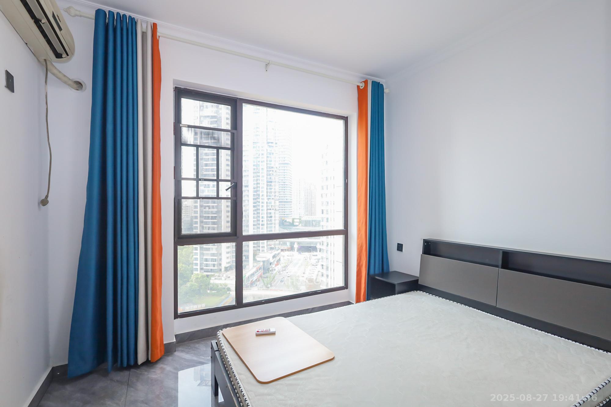 保利西海岸A区  4室2厅2卫    208.0万 保利西海岸A区  4室2厅2卫    208.0万卧室