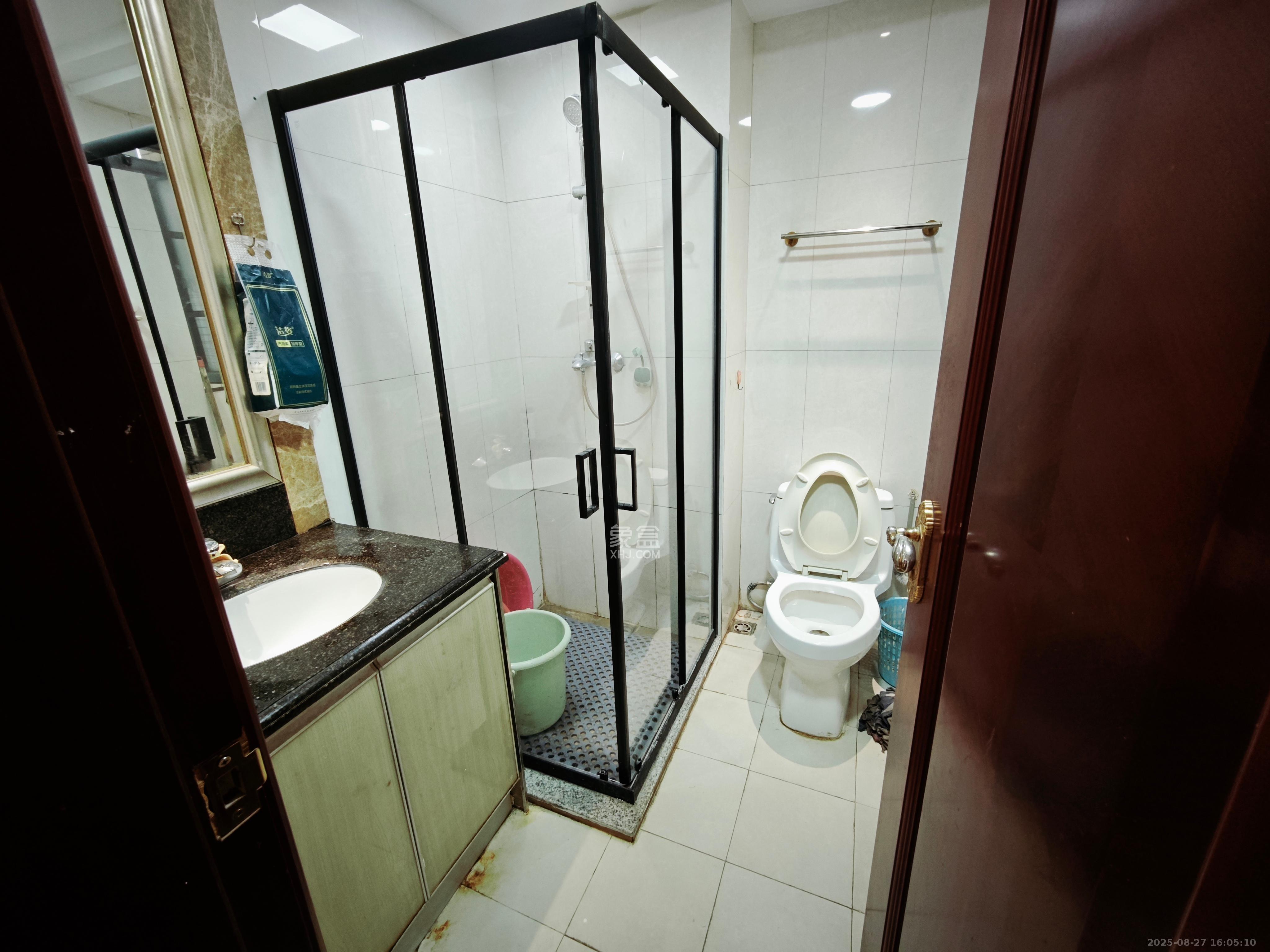 恒大华府 3室2厅1卫 2500.0元/月 恒大华府 3室2厅1卫 2500.0元/月室内图