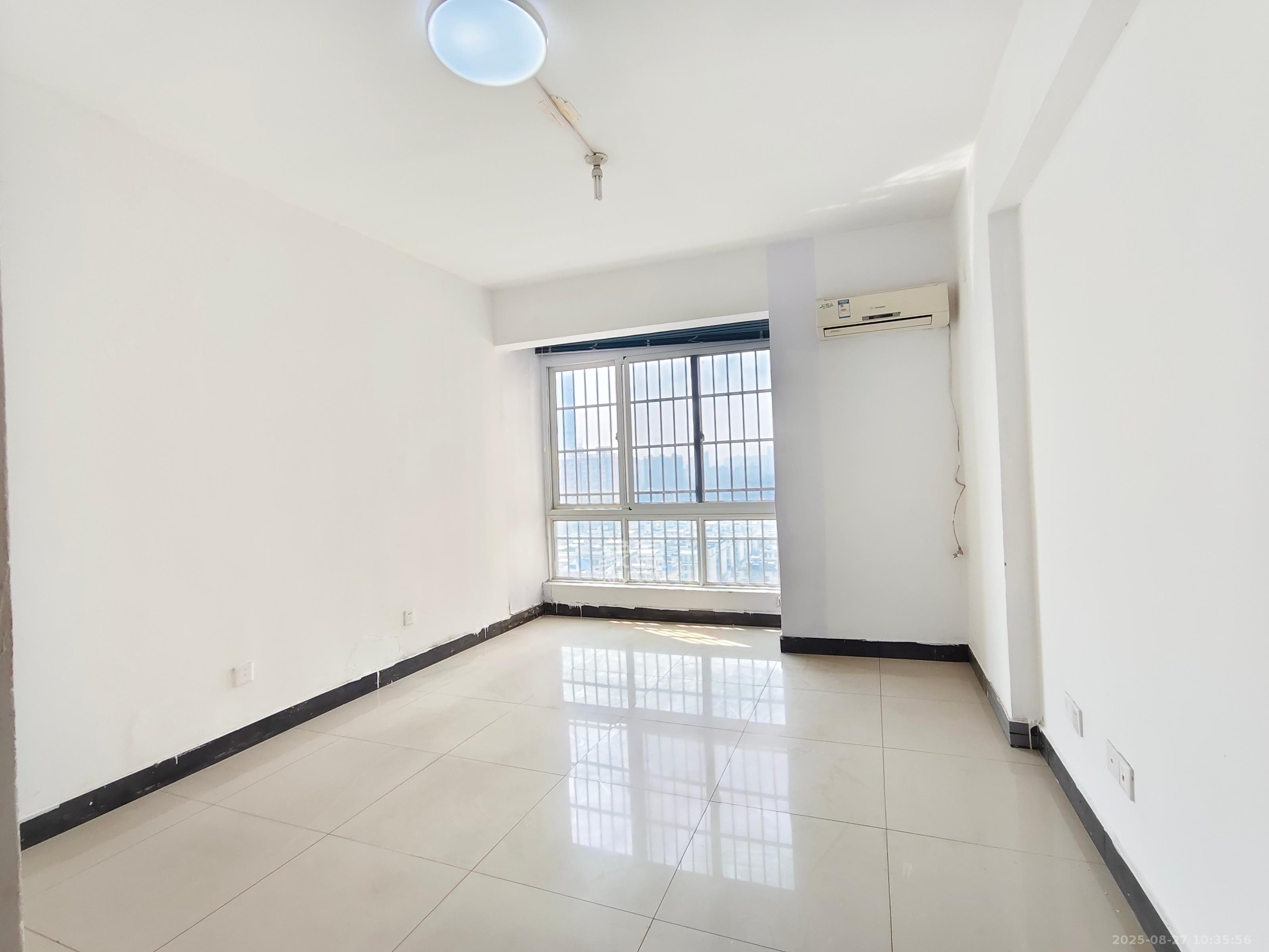 银港水晶城  2室2厅1卫    2000.0元/月室内图