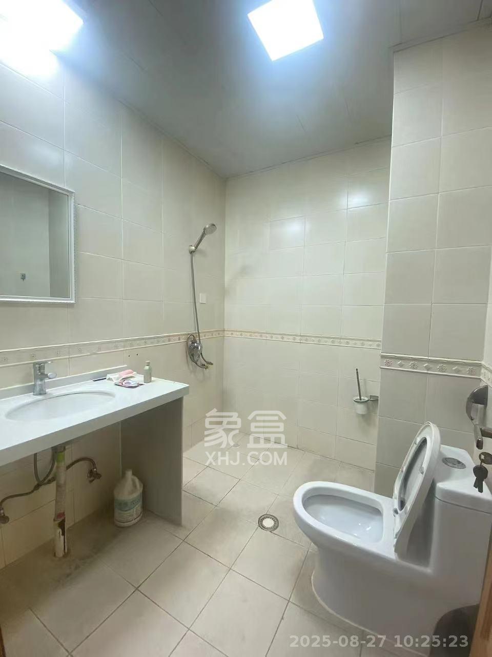 维一星城  2室1厅1卫    3500.0元/月 维一星城  2室1厅1卫    3500.0元/月室内图