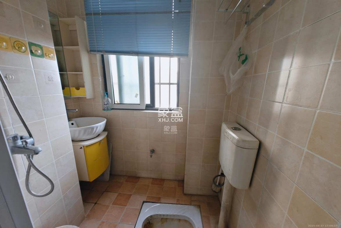 高鑫麓城  3室2厅1卫    2200.0元/月 高鑫麓城  3室2厅1卫    2200.0元/月室内图