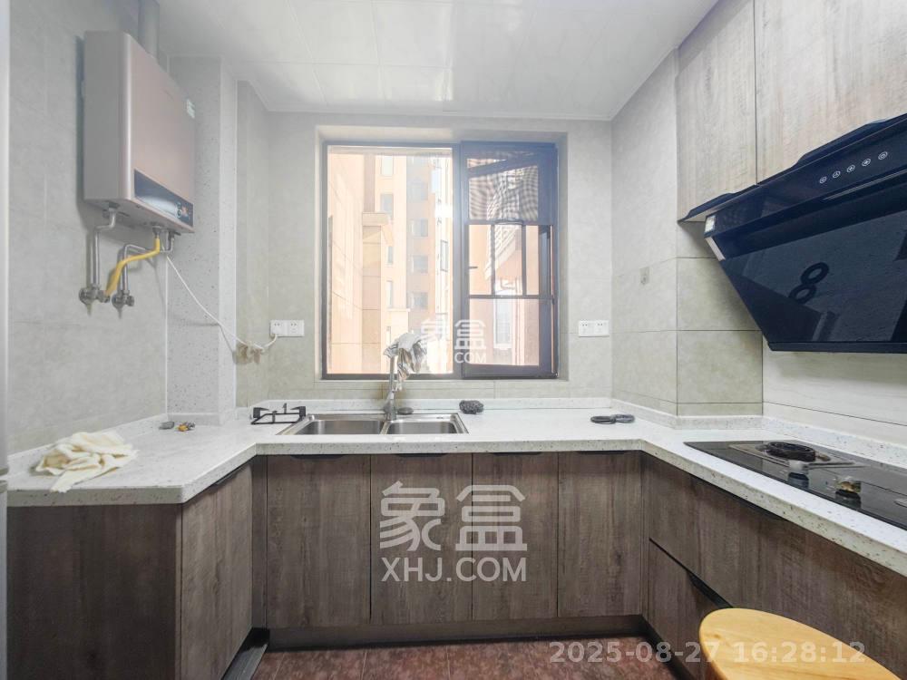 阳光城尚东湾青云苑  3室2厅1卫    2500.0元/月 阳光城尚东湾青云苑  3室2厅1卫    2500.0元/月室内图