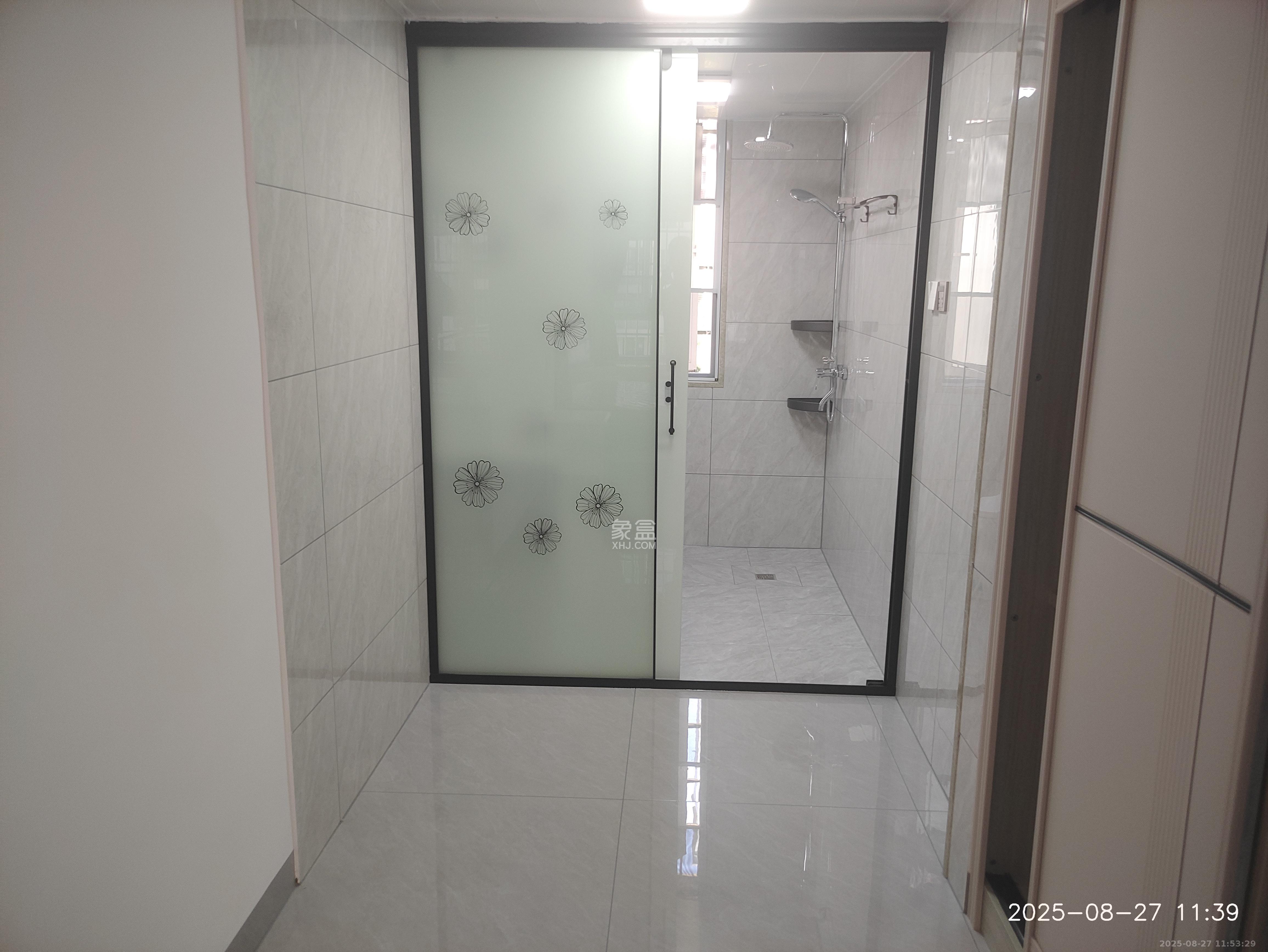 坪山家园 3室2厅2卫 3000.0元/月 坪山家园 3室2厅2卫 3000.0元/月室内图