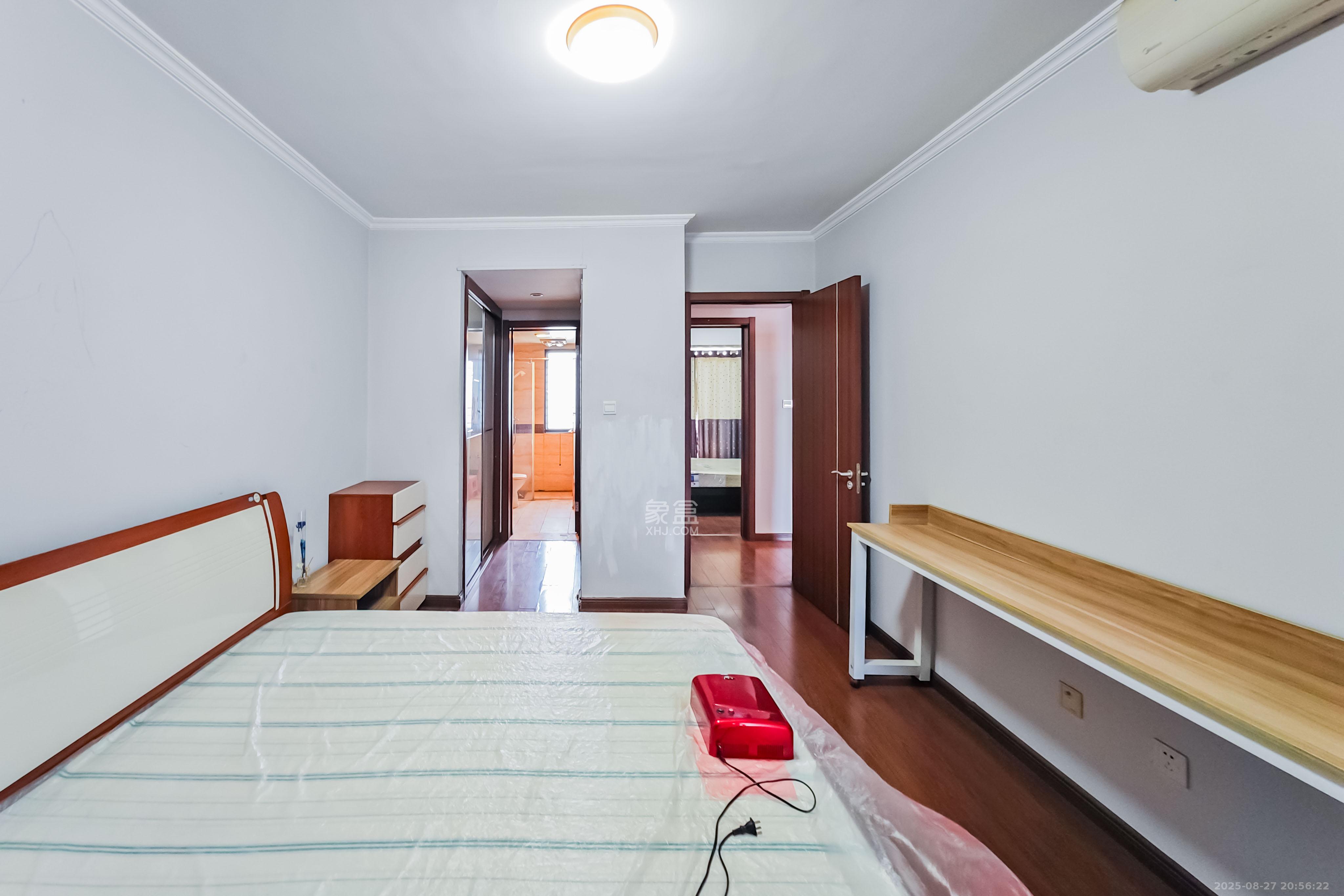 万科金域华府三四期  4室2厅2卫    113.0万 万科金域华府三四期  4室2厅2卫    113.0万卧室