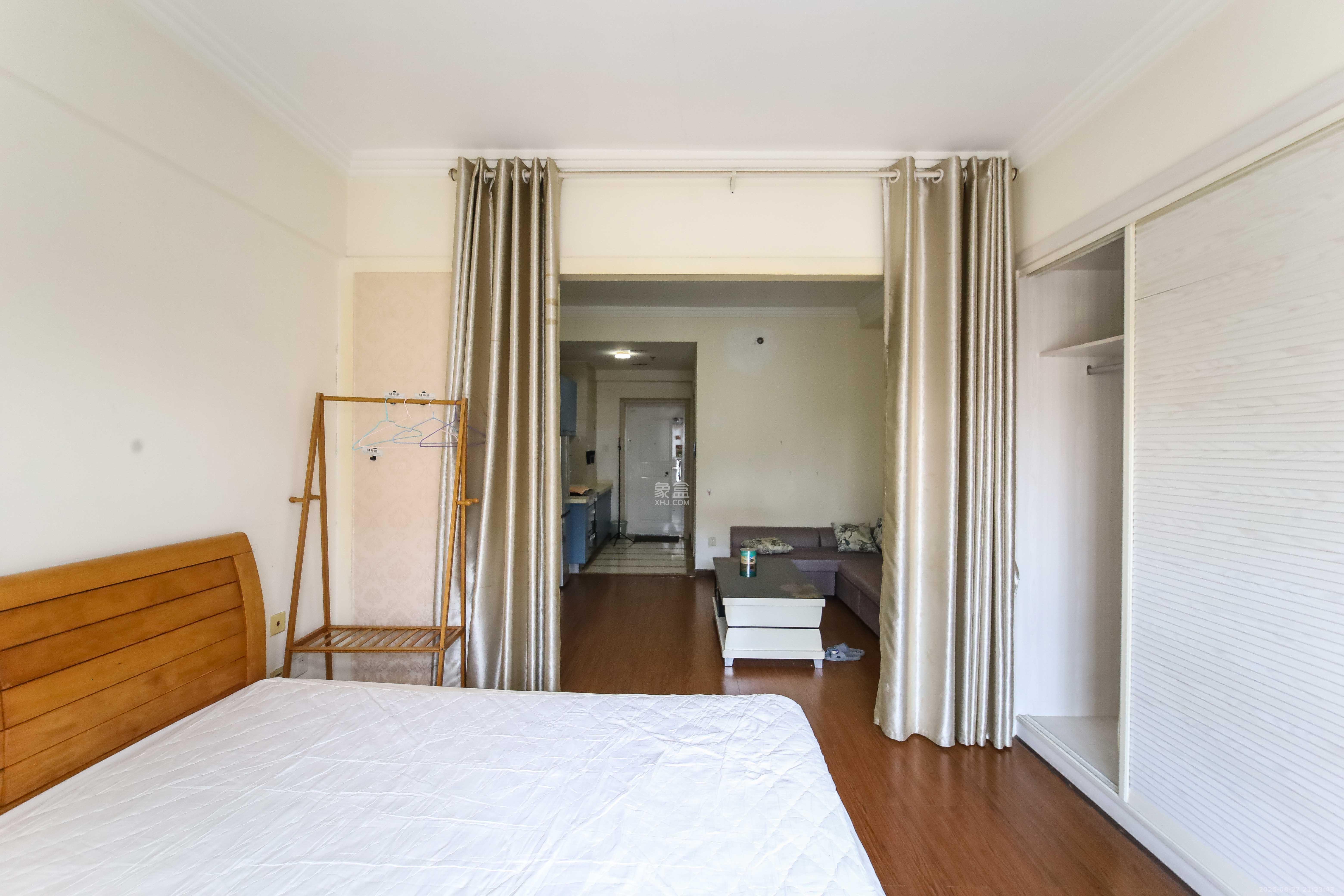 西子一间 1室1厅1卫 33.8万 西子一间 1室1厅1卫 33.8万卧室