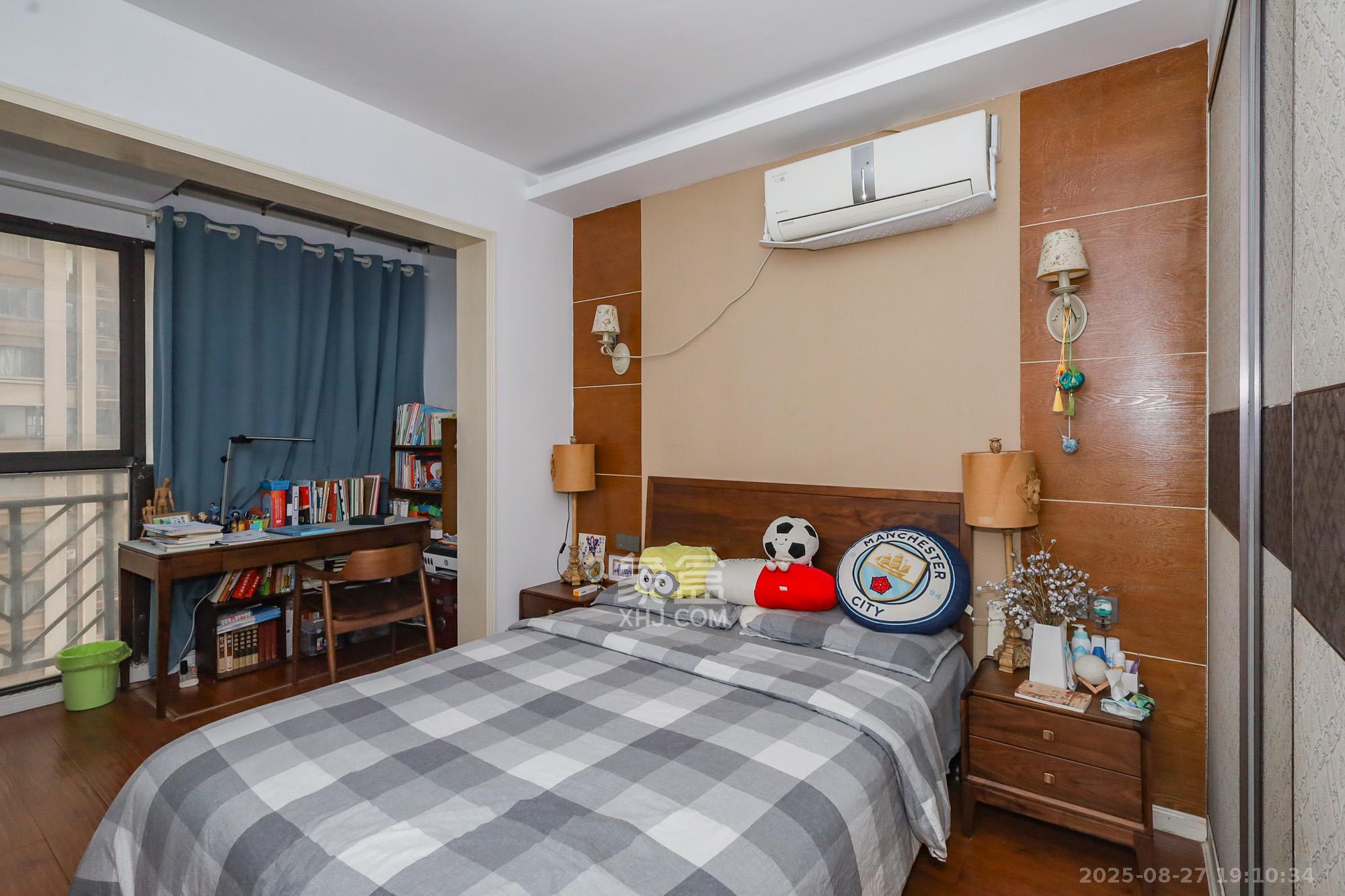 旭辉藏郡（藏郡、旭湘华府)  3室2厅2卫    218.0万卧室