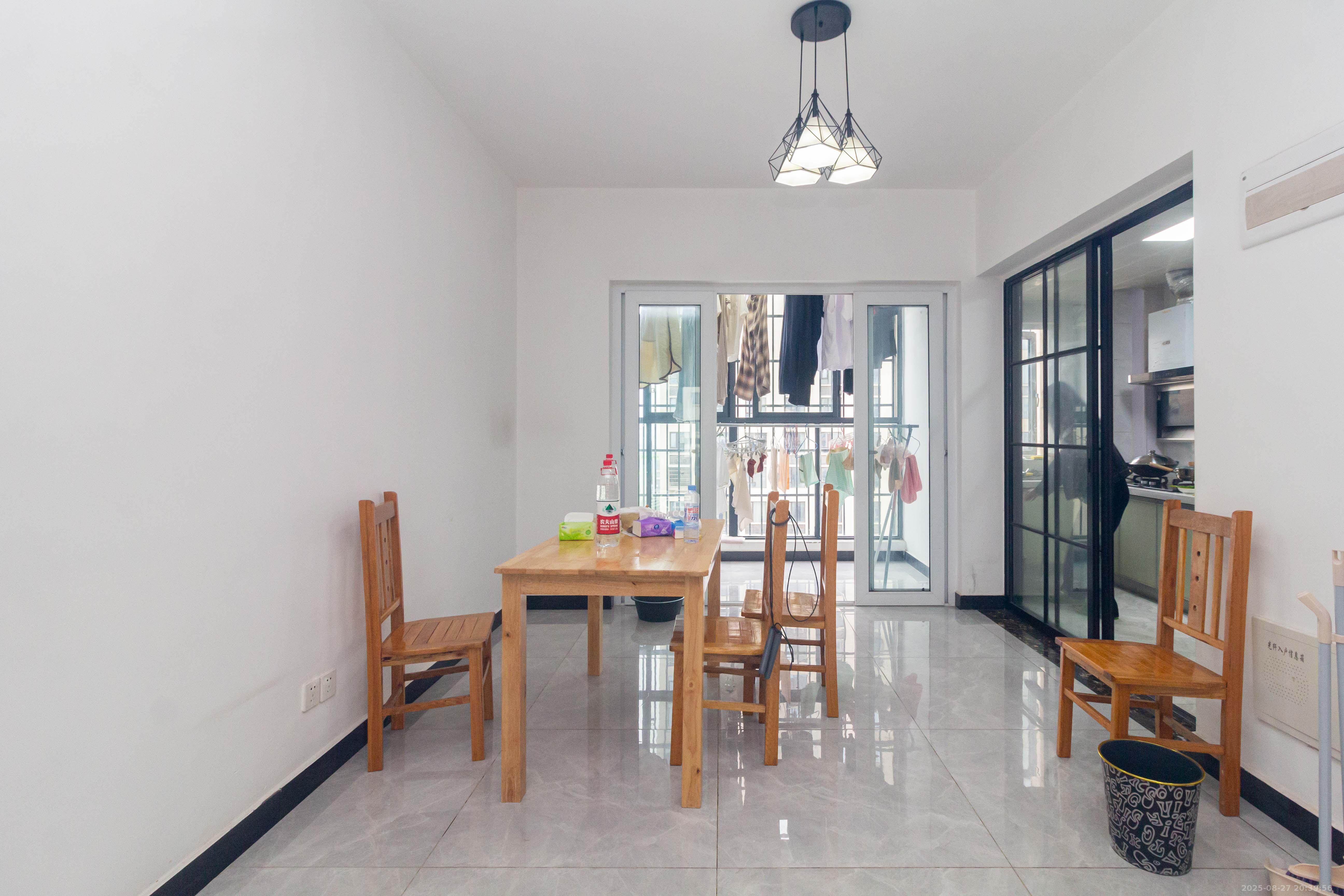 金科天悦(金科美邻汇) 3室2厅1卫 79.9万 金科天悦(金科美邻汇) 3室2厅1卫 79.9万客厅