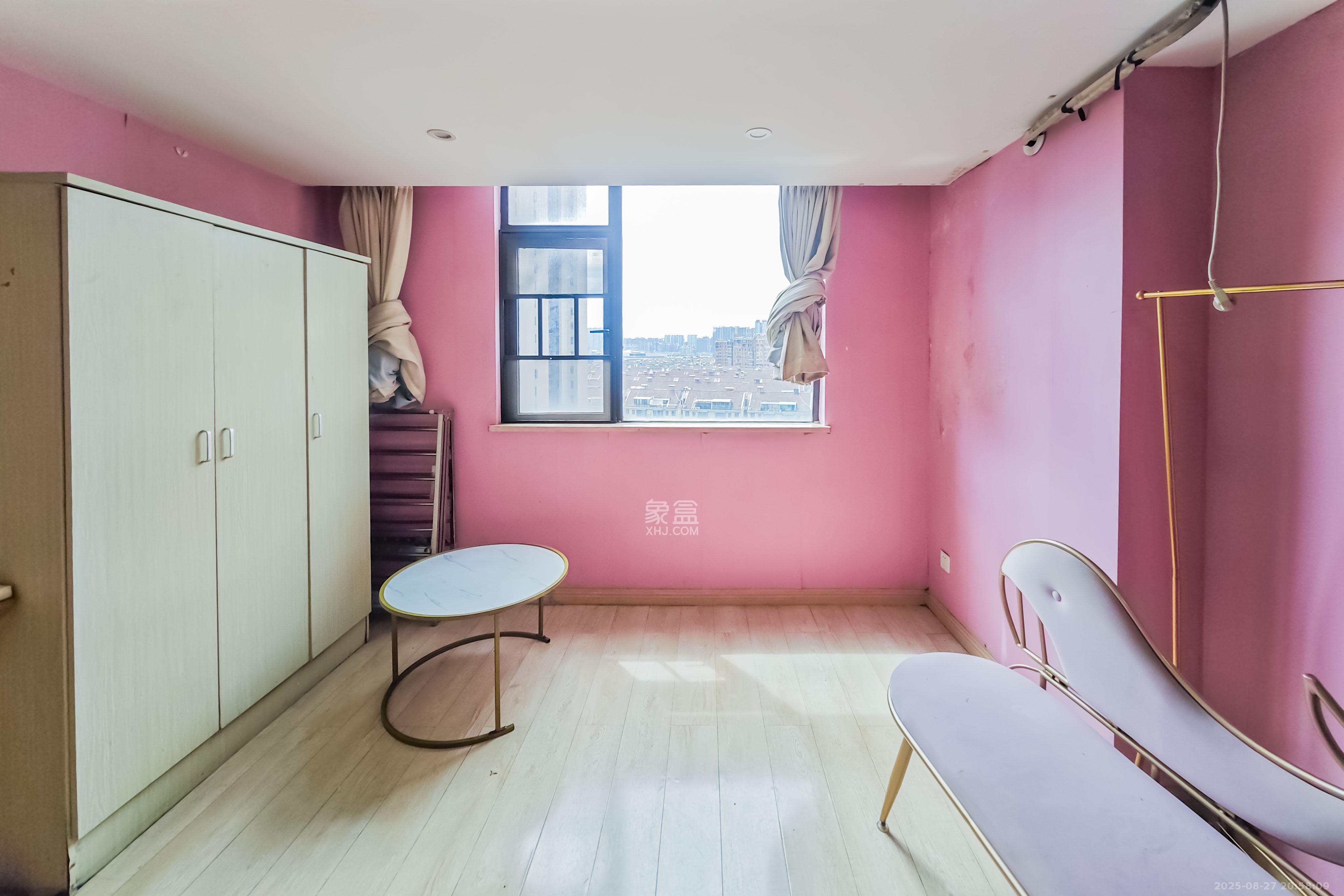 五江天街北区  1室1厅1卫    26.8万 五江天街北区  1室1厅1卫    26.8万客厅