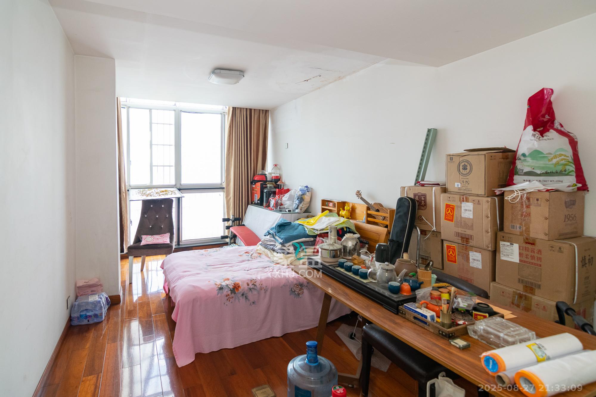 上居一品 4室2厅2卫 52.8万 上居一品 4室2厅2卫 52.8万卧室