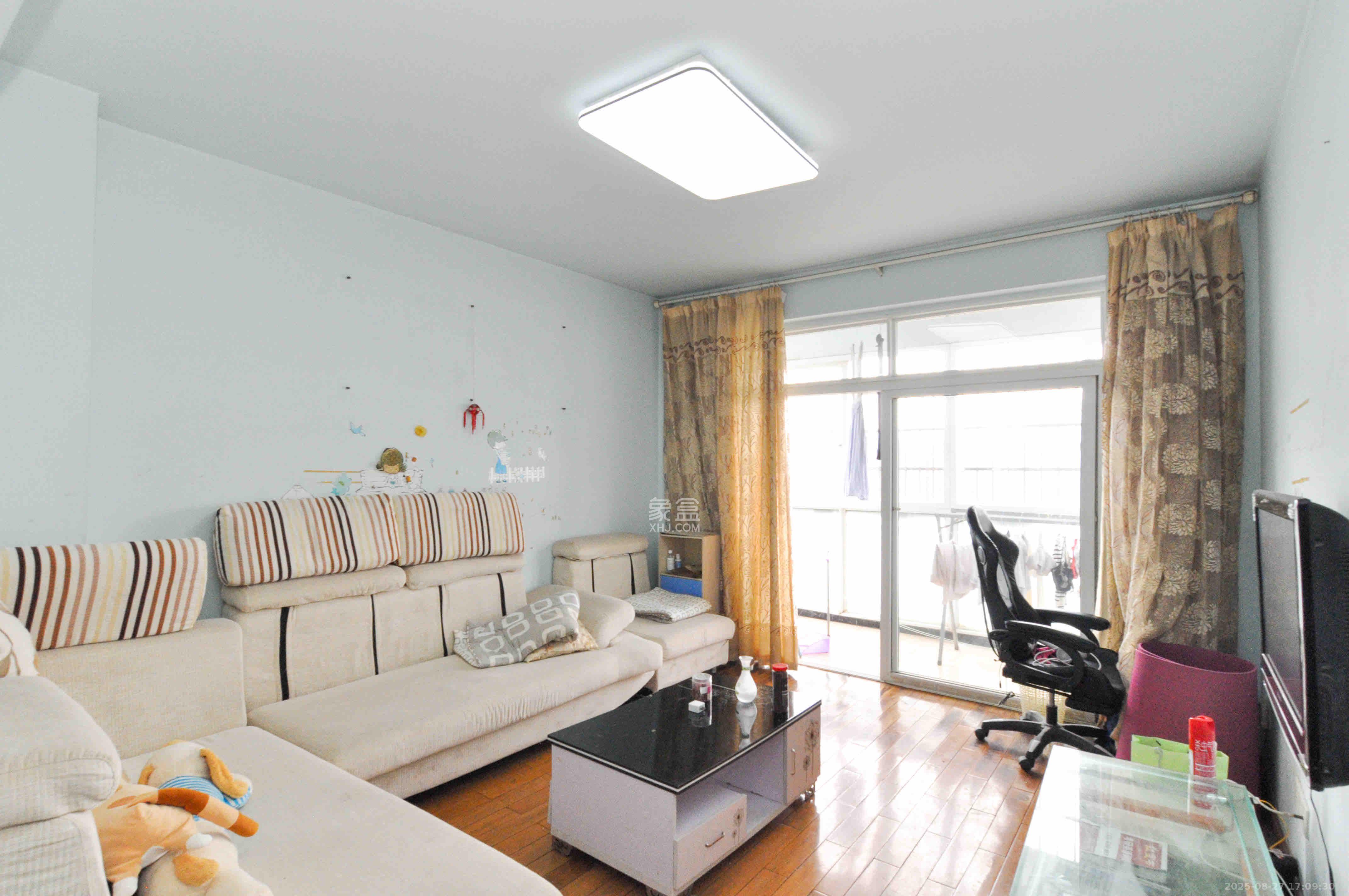 嘉逸名庭  2室2厅1卫    2400.0元/月 嘉逸名庭  2室2厅1卫    2400.0元/月室内图