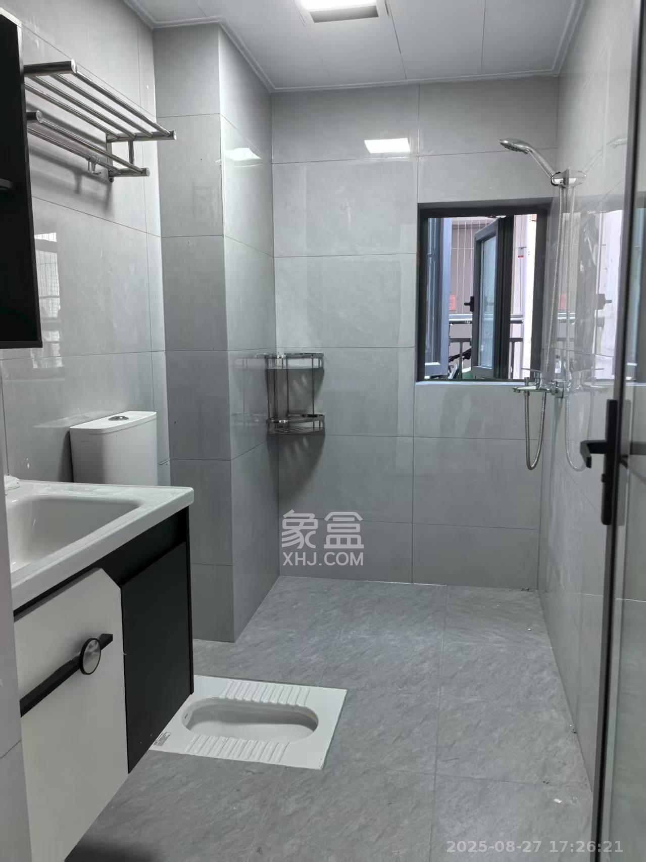 敏捷珑玥府  3室2厅2卫    2000.0元/月室内图