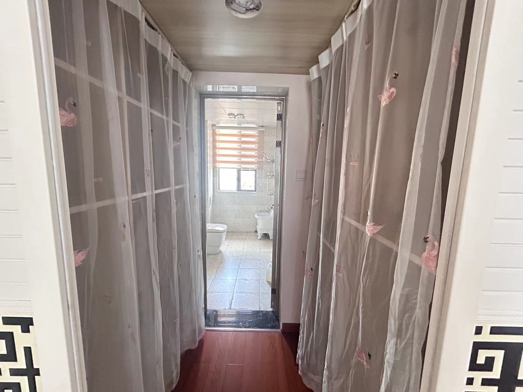 雄森国际  3室2厅2卫    72.0万