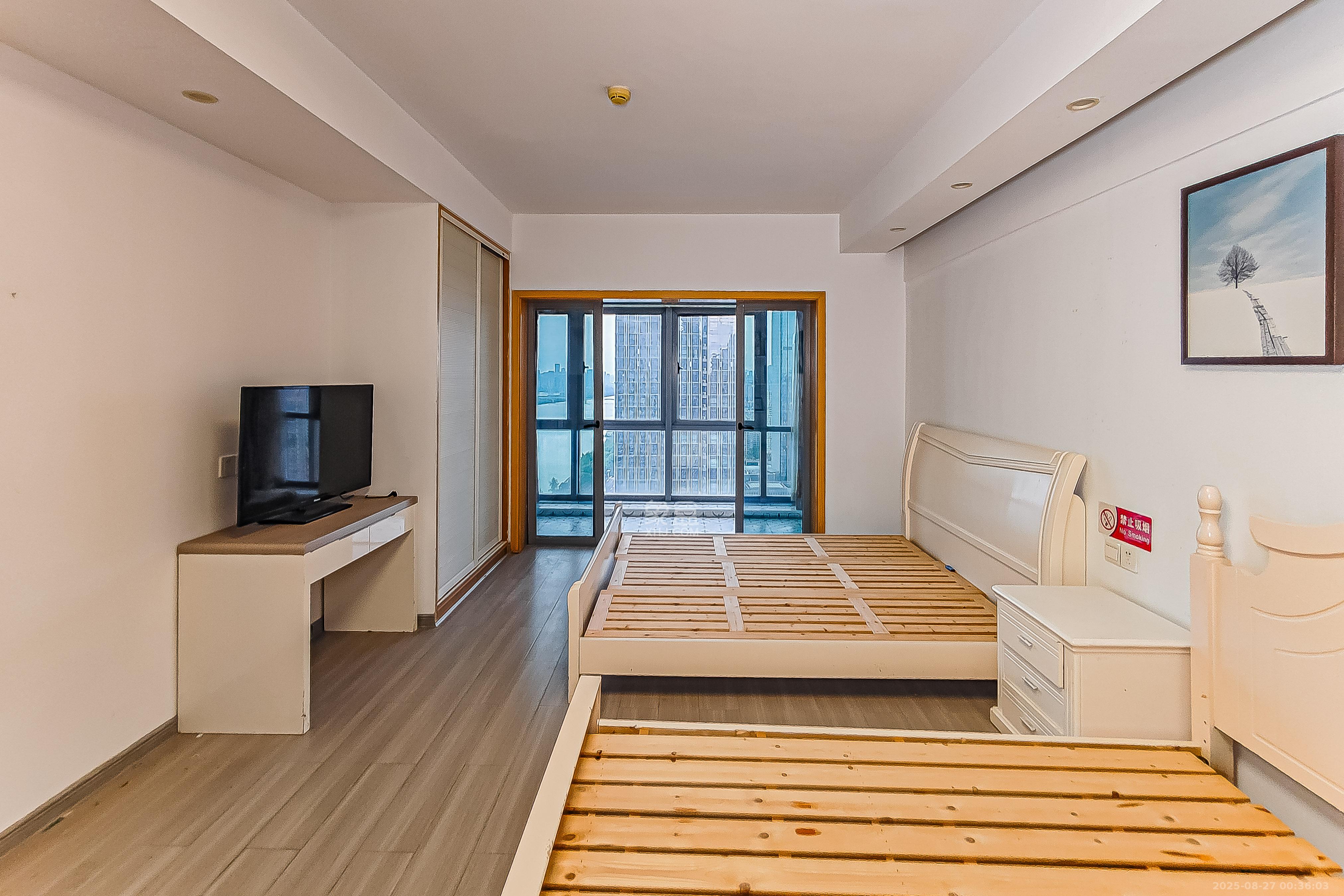 保利国际广场  1室1厅1卫    42.0万 保利国际广场  1室1厅1卫    42.0万卧室