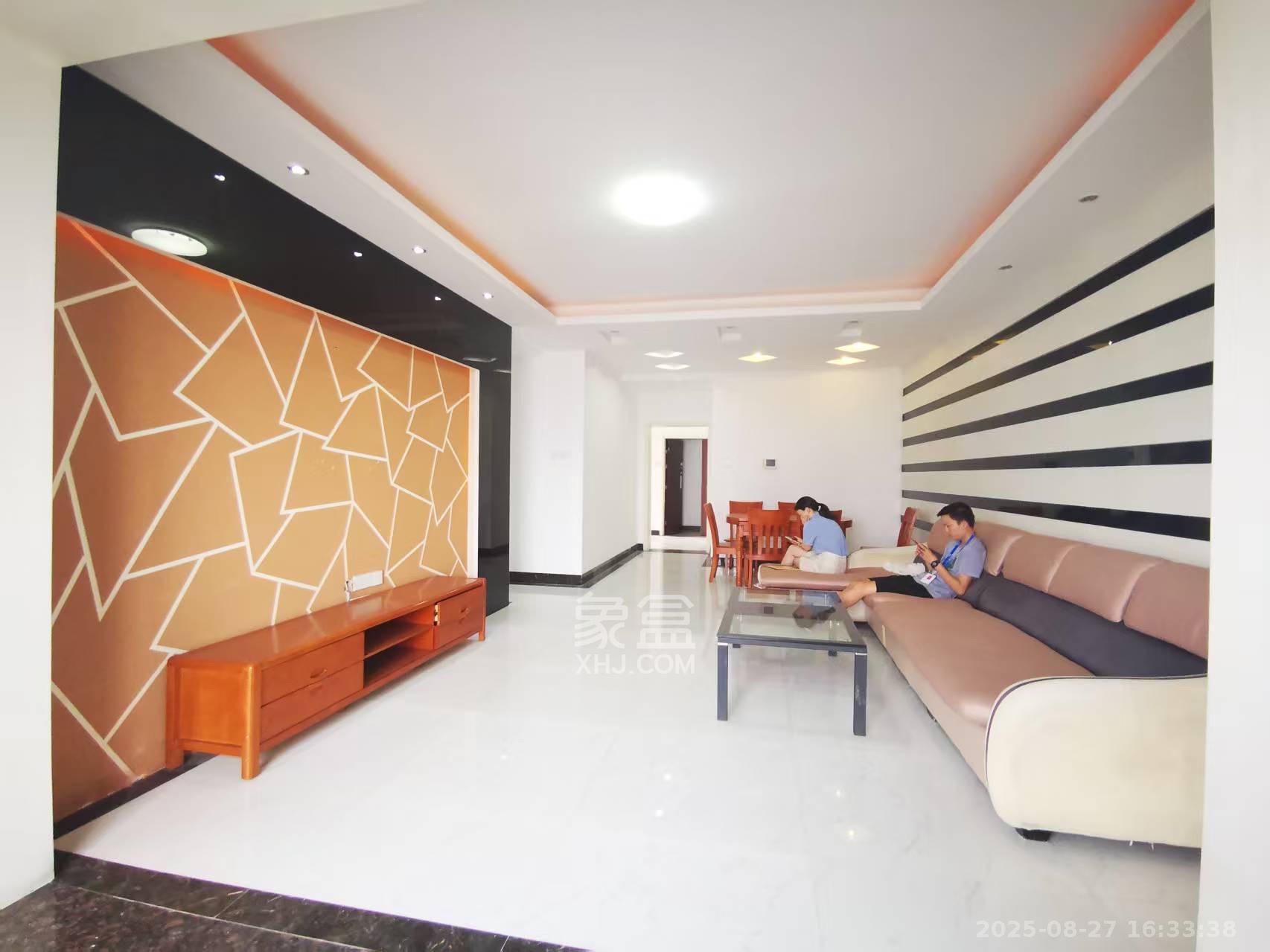 融圣国际  3室1厅2卫    3400.0元/月 融圣国际  3室1厅2卫    3400.0元/月室内图