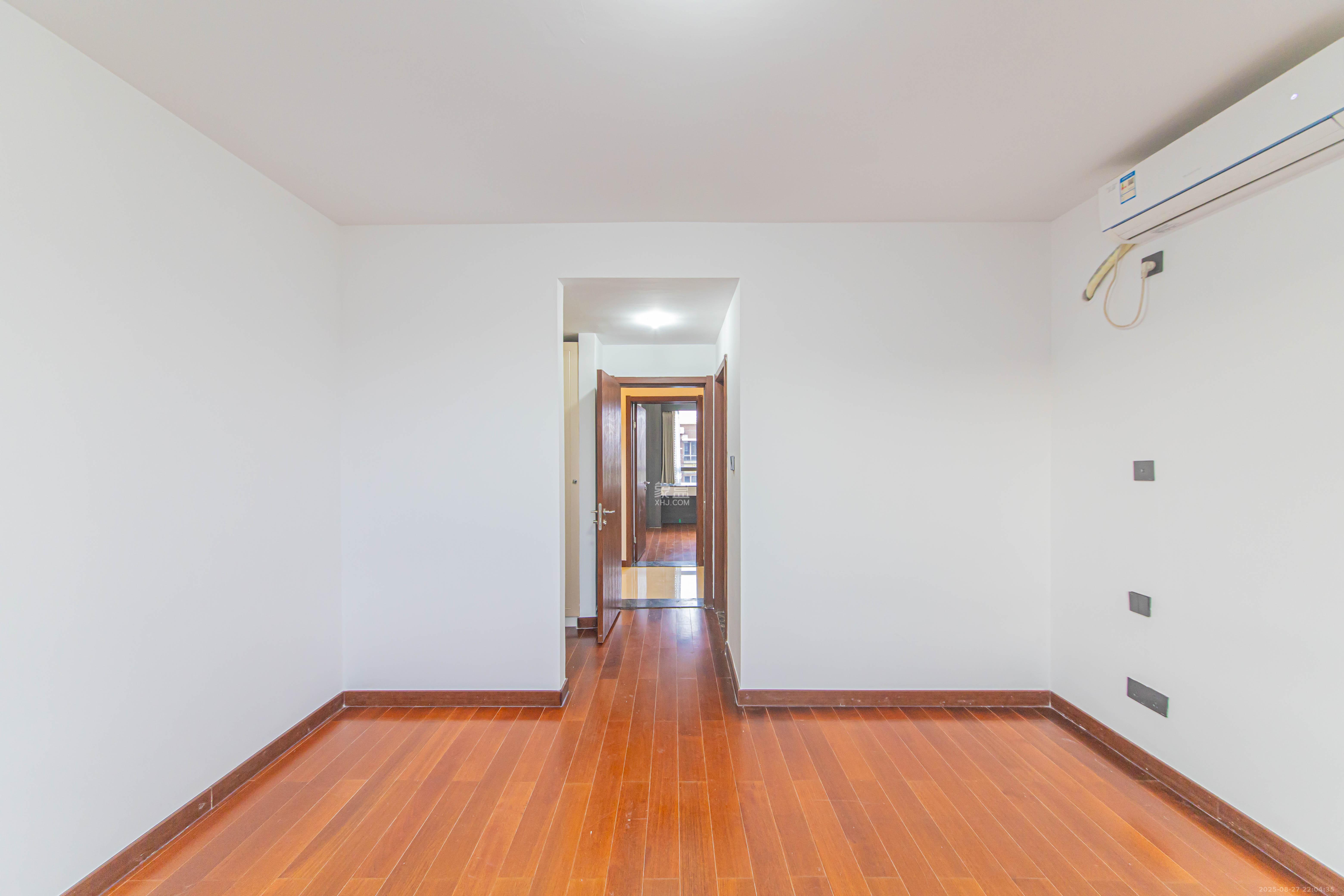 绿地公馆(绿地名邸)  4室2厅3卫    205.0万 绿地公馆(绿地名邸)  4室2厅3卫    205.0万卧室