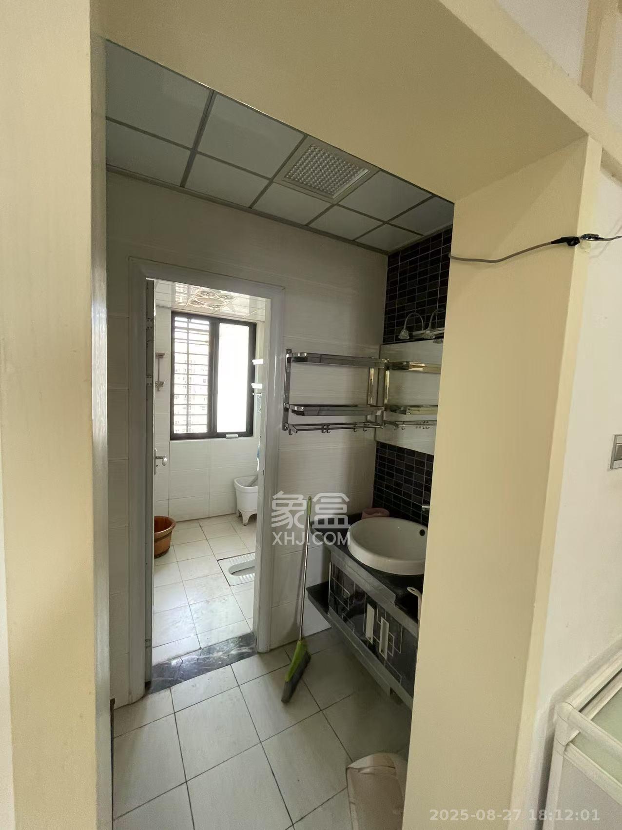 钰龙天下一期 3室2厅2卫 2800.0元/月 钰龙天下一期 3室2厅2卫 2800.0元/月室内图