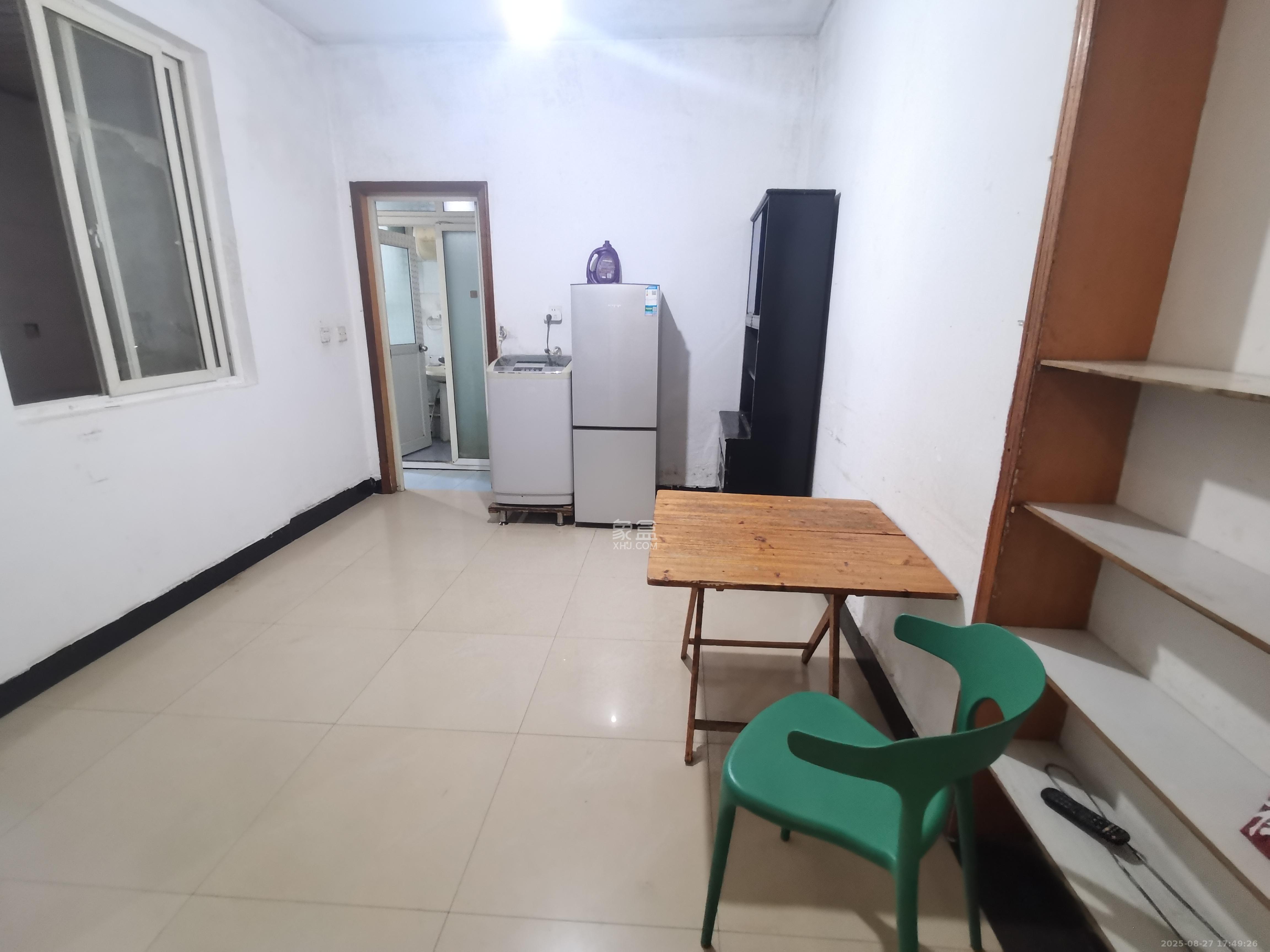 五一新村安置小区(永定社区、永兴社区、永祥社区)  2室1厅1卫    1300.0元/月 五一新村安置小区(永定社区、永兴社区、永祥社区)  2室1厅1卫    1300.0元/月室内图1