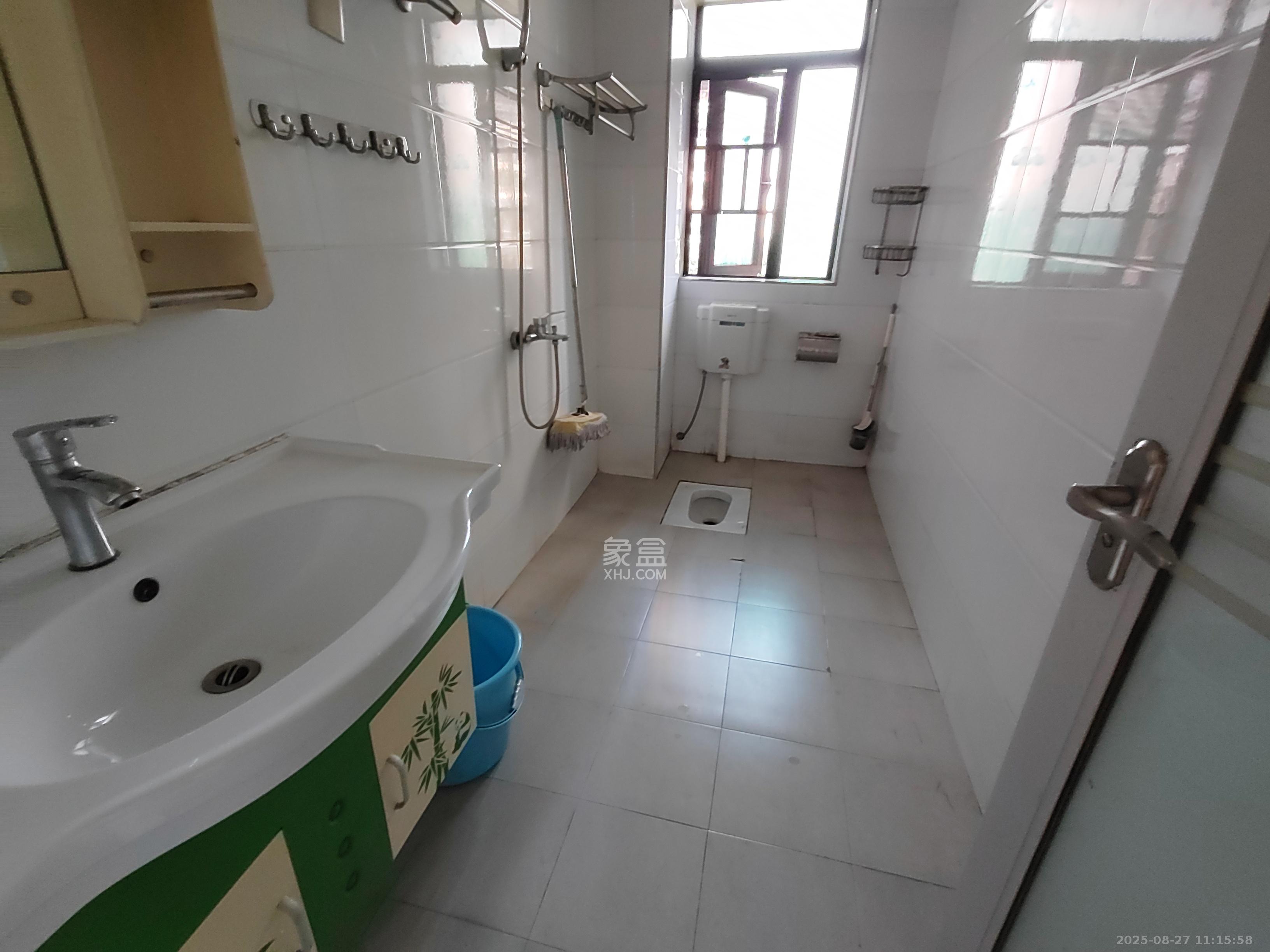 水岸世景  5室2厅2卫    2100.0元/月室内图