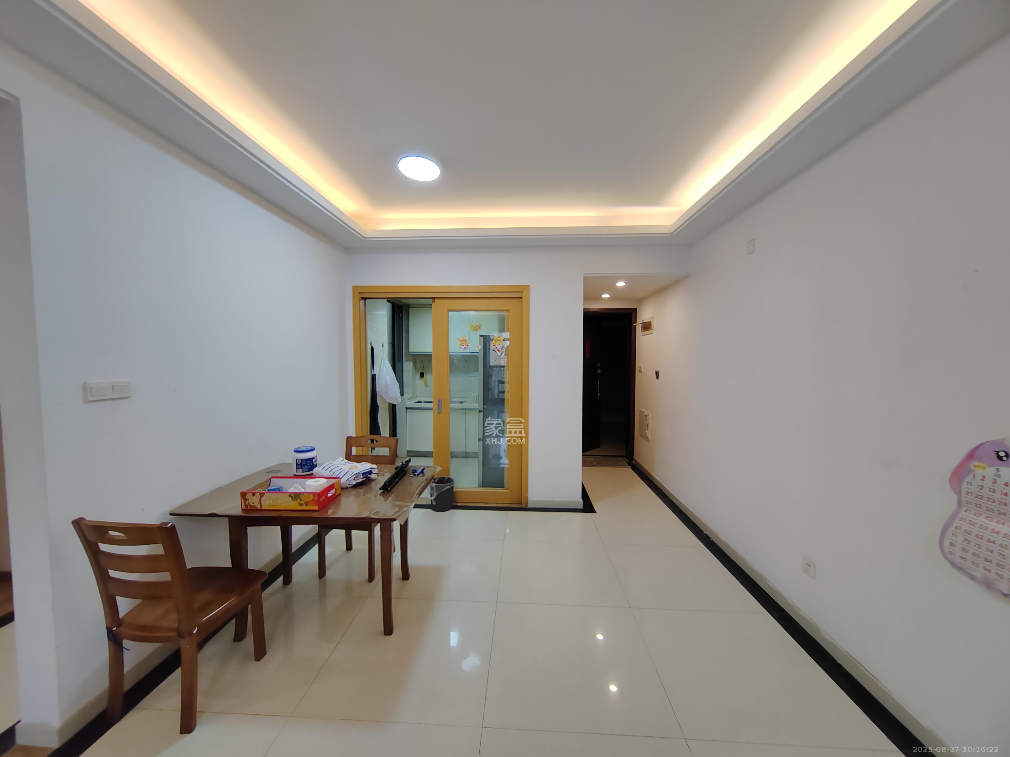 珠江郦城薰衣道  3室2厅1卫    2200.0元/月 珠江郦城薰衣道  3室2厅1卫    2200.0元/月室内图