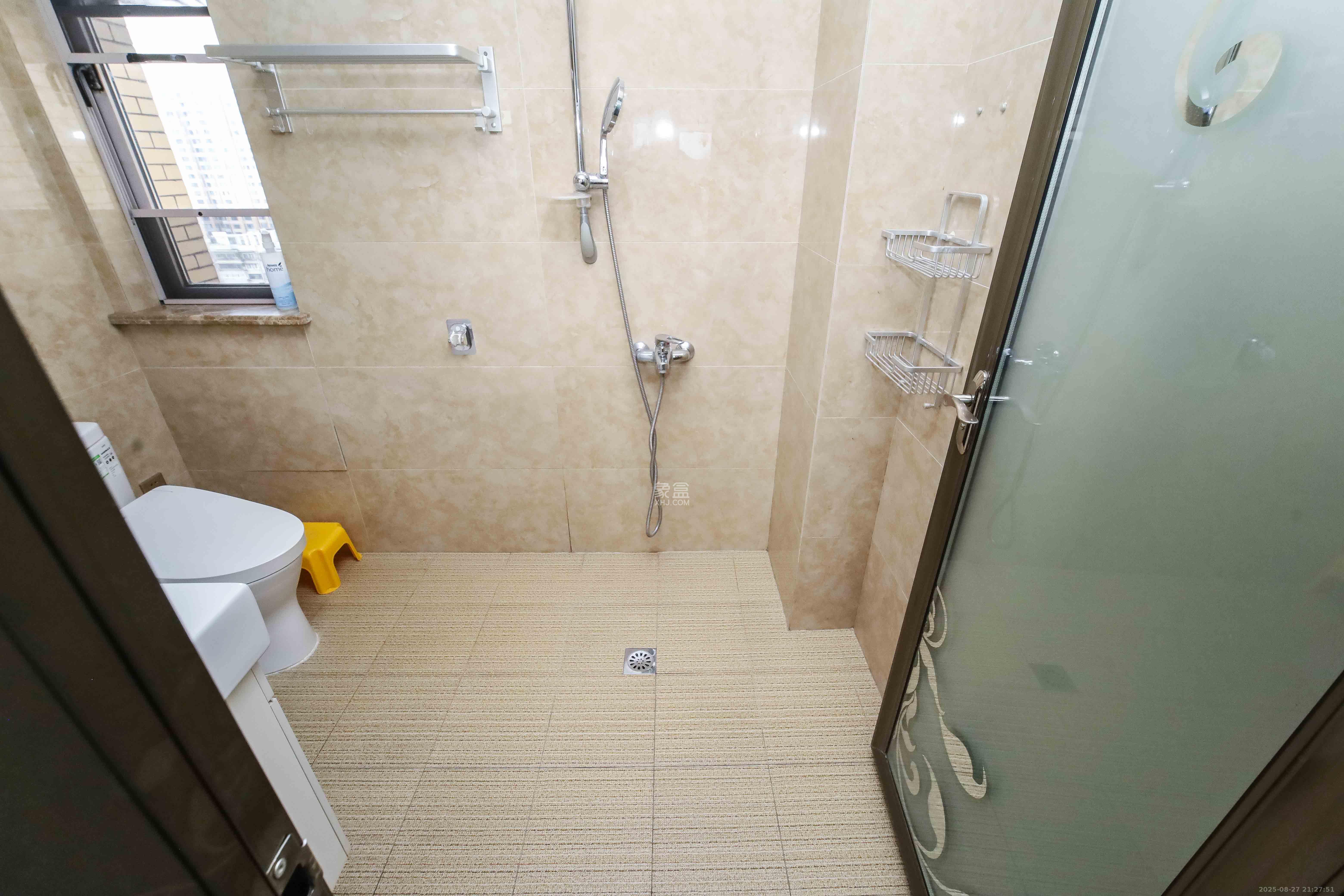 崇文阁(省教育厅宿舍) 4室2厅2卫 130.0万 崇文阁(省教育厅宿舍) 4室2厅2卫 130.0万卫生间