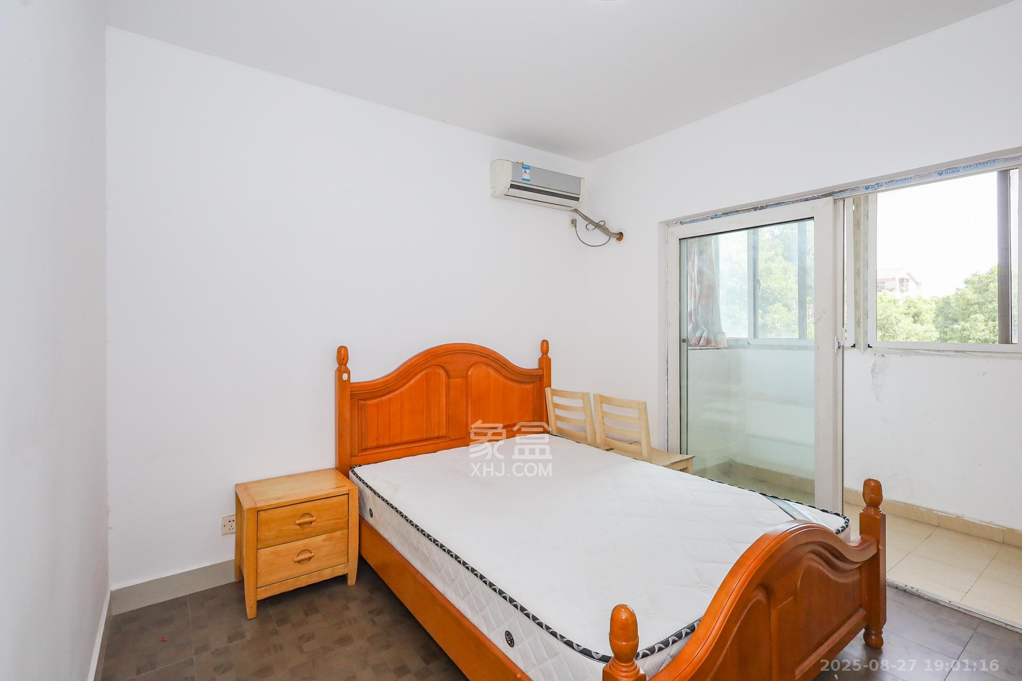 德润园 2室2厅1卫 53.0万 德润园 2室2厅1卫 53.0万卧室