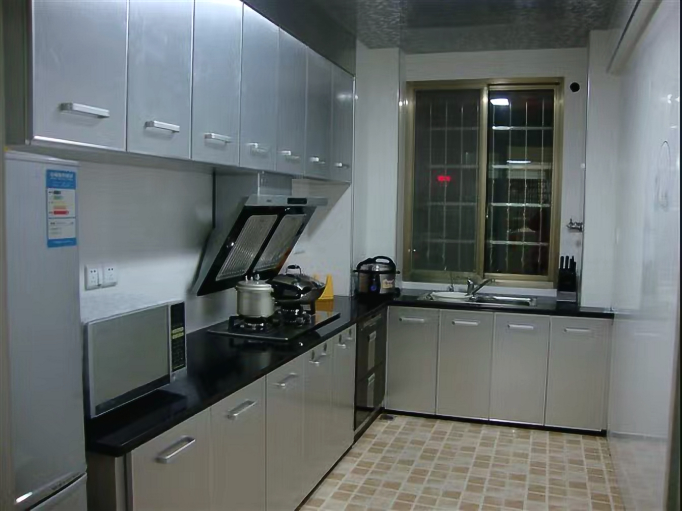 广成大厦 3室2厅1卫 2200.0元/月 广成大厦 3室2厅1卫 2200.0元/月室内图