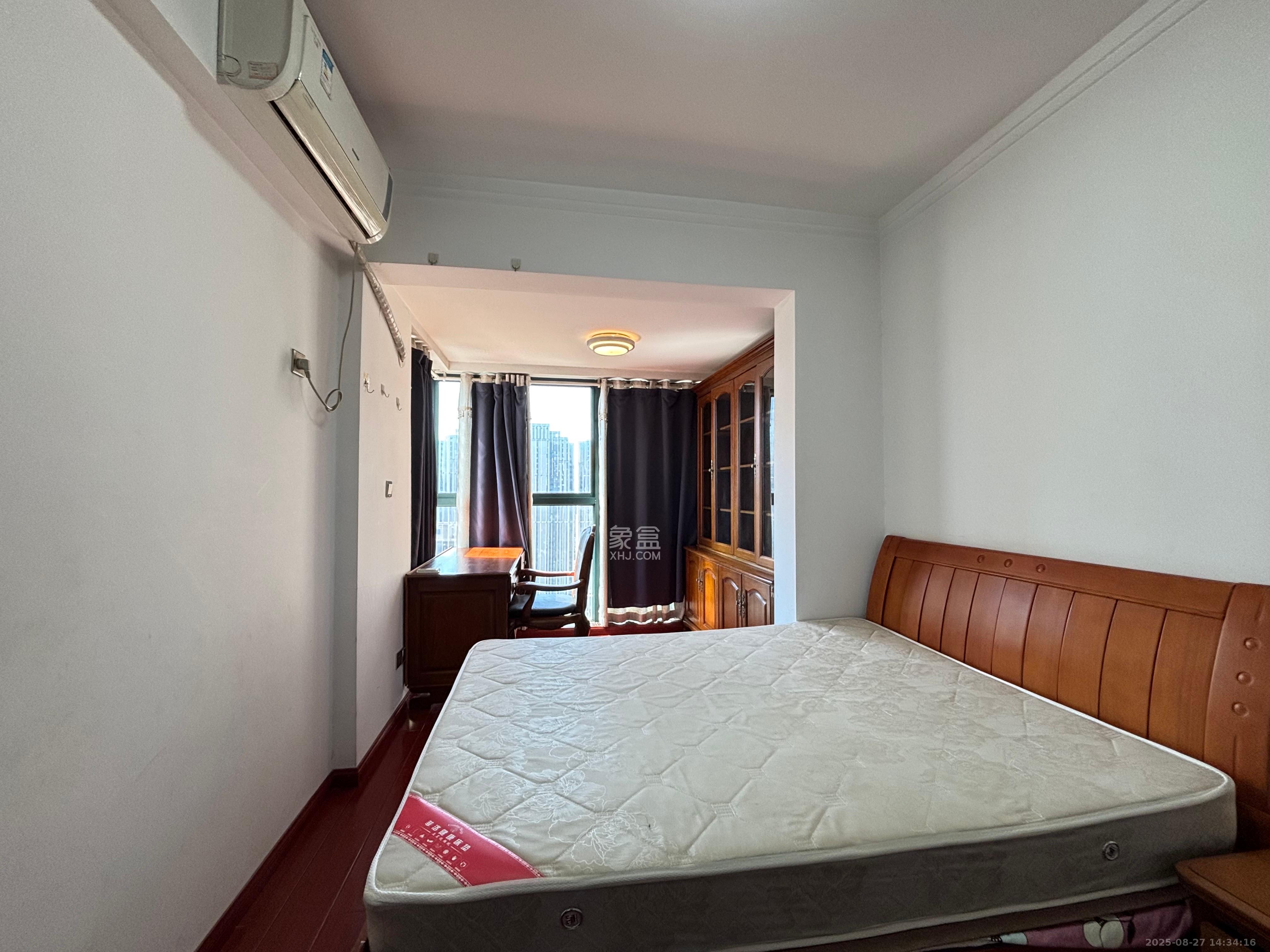 筑梦佳园  4室2厅2卫    2300.0元/月室内图