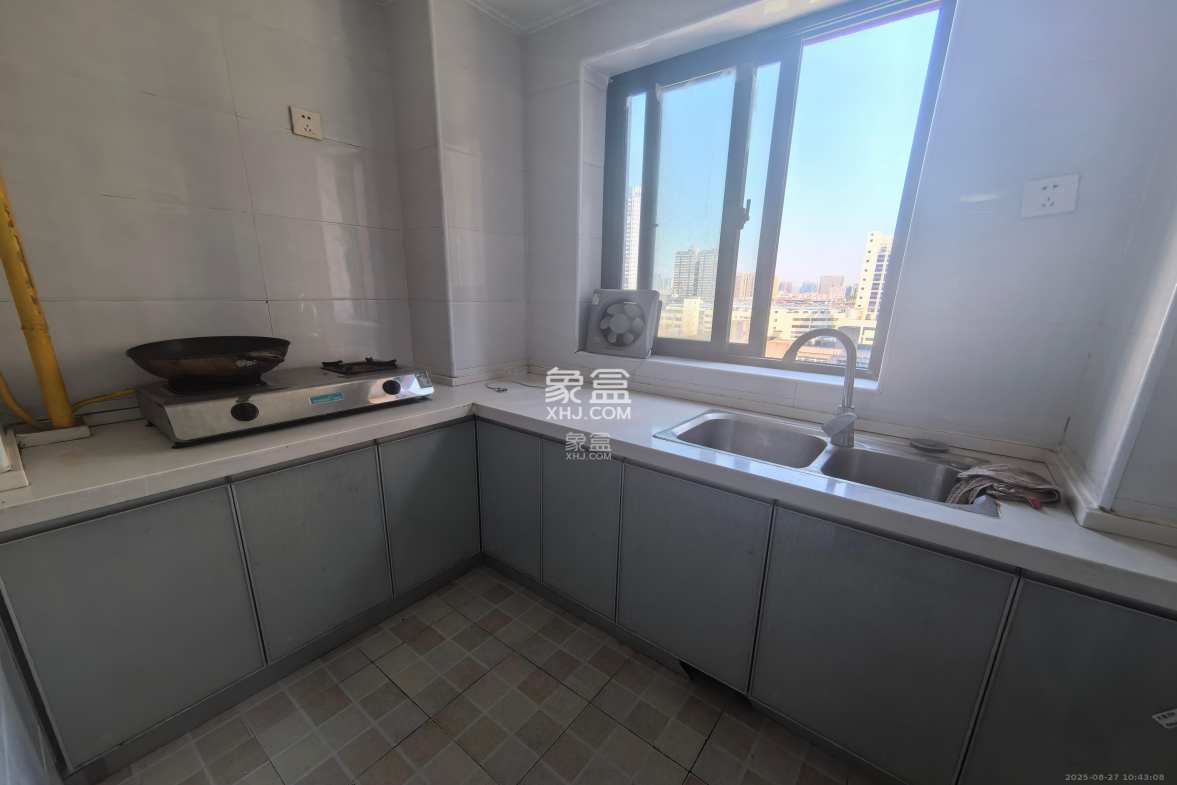 东玺门  3室1厅1卫    2000.0元/月 东玺门  3室1厅1卫    2000.0元/月室内图