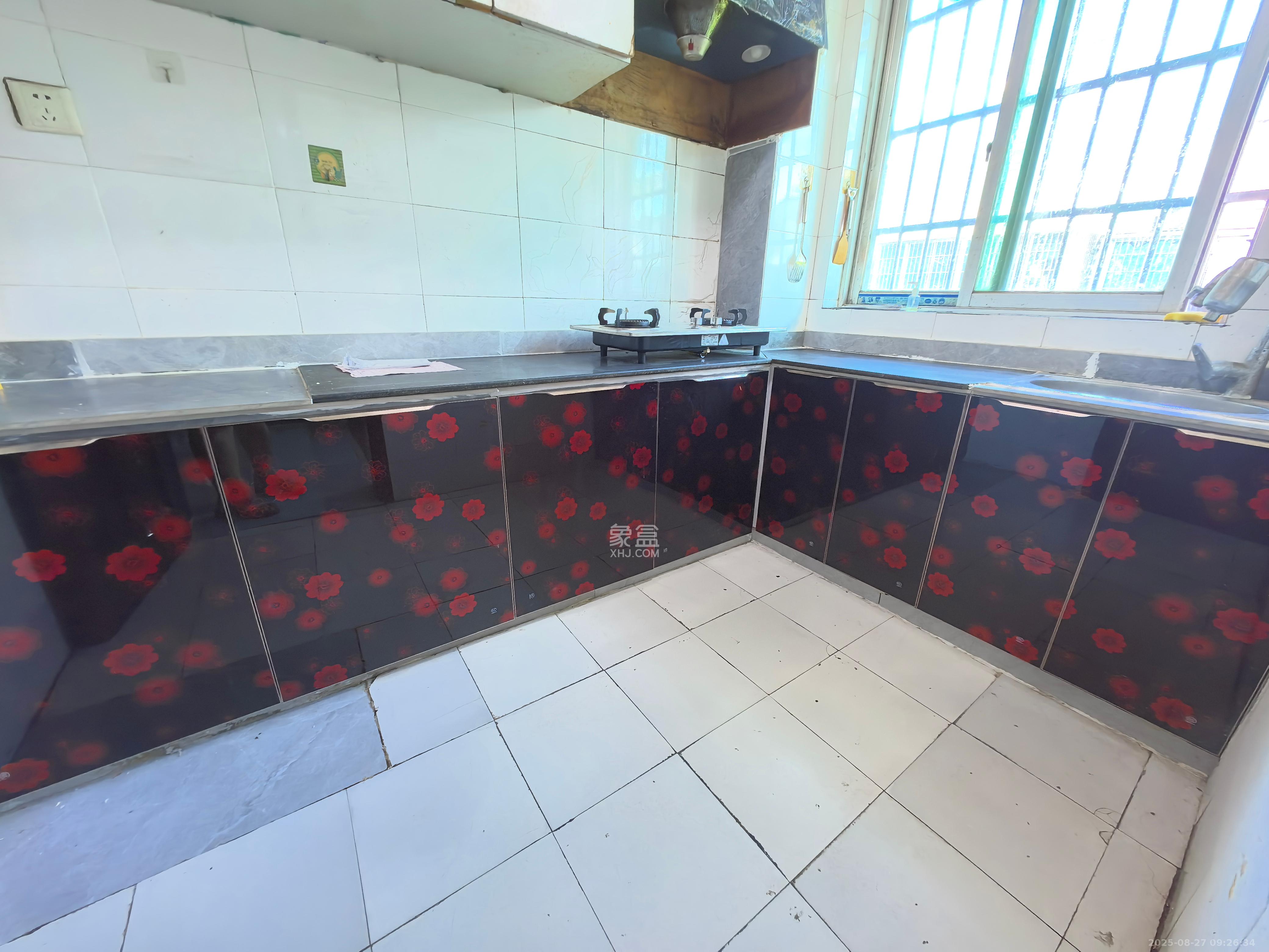 中南汽车世界 3室2厅1卫 1100.0元/月 中南汽车世界 3室2厅1卫 1100.0元/月室内图